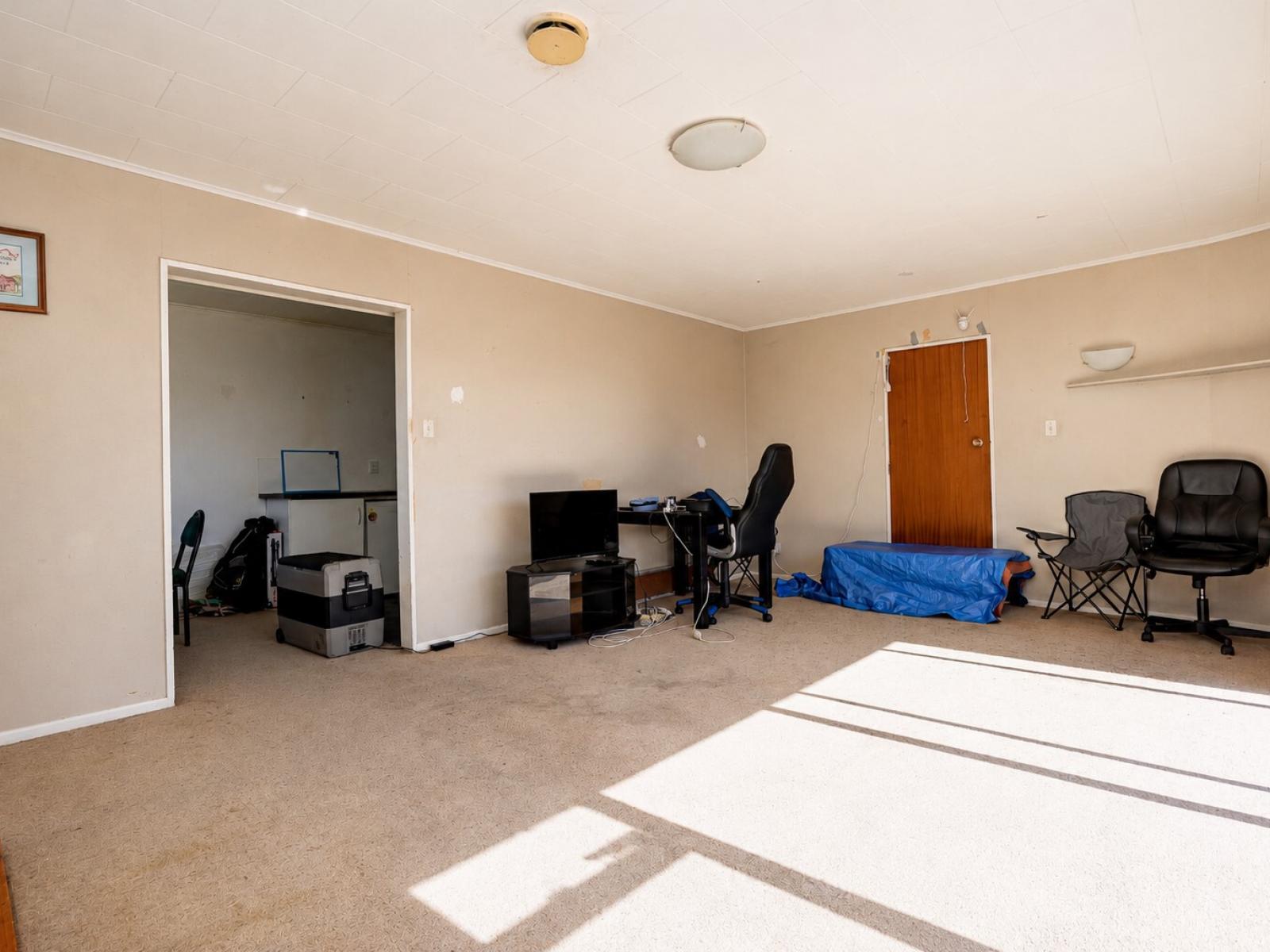 8 Foster Terrace, Onekawa