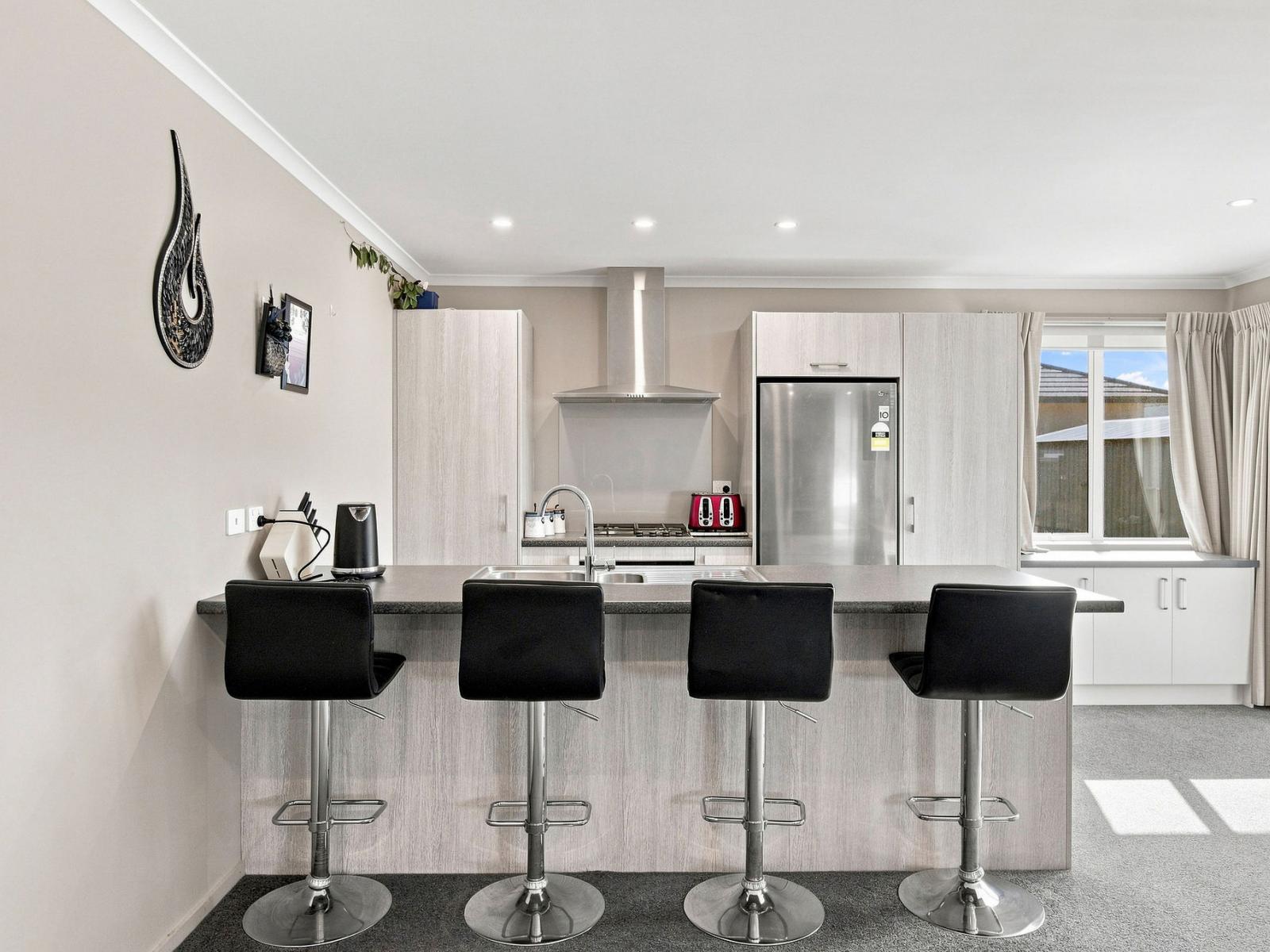 18 Simon Street, Tawhero