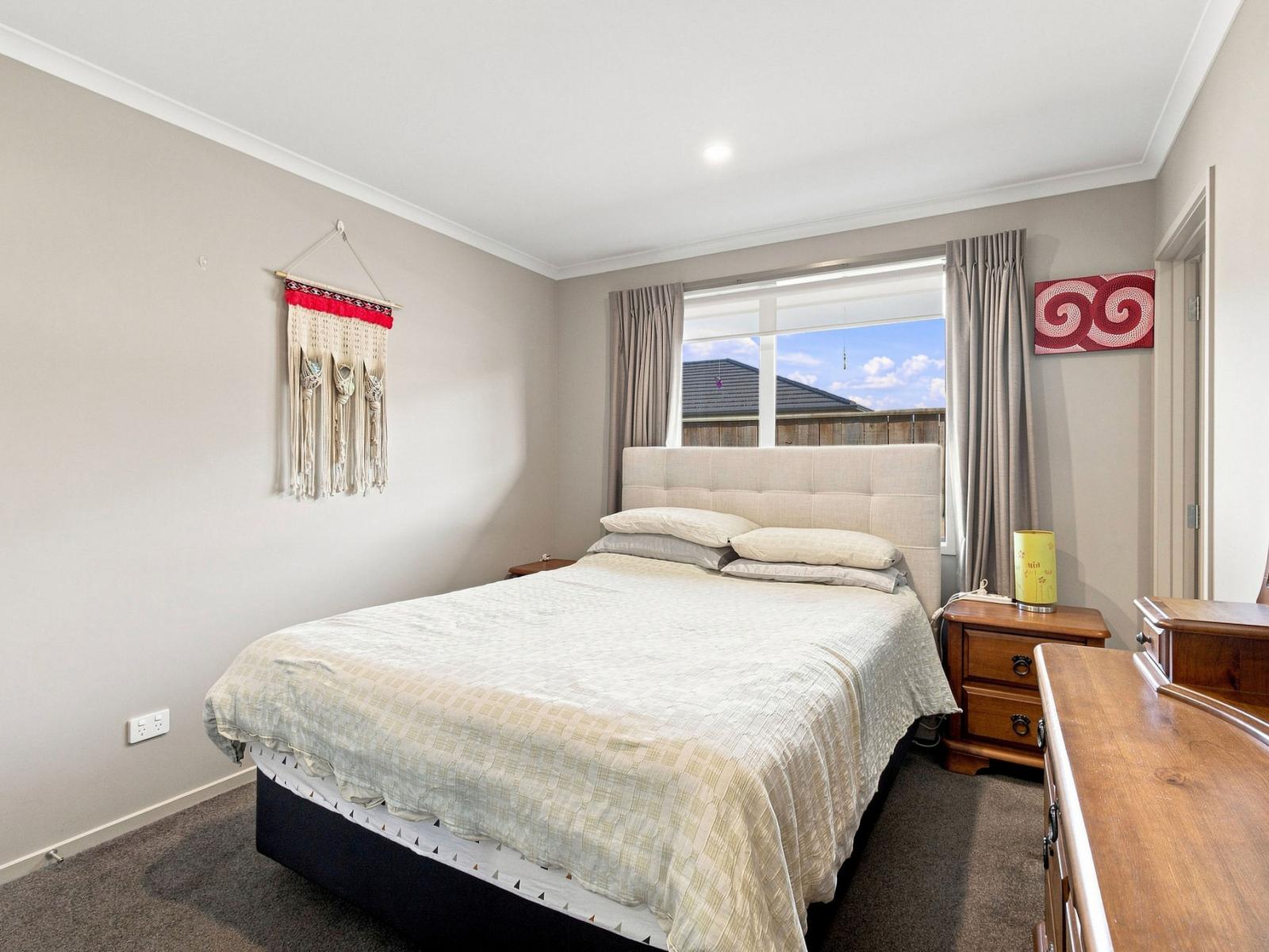 18 Simon Street, Tawhero