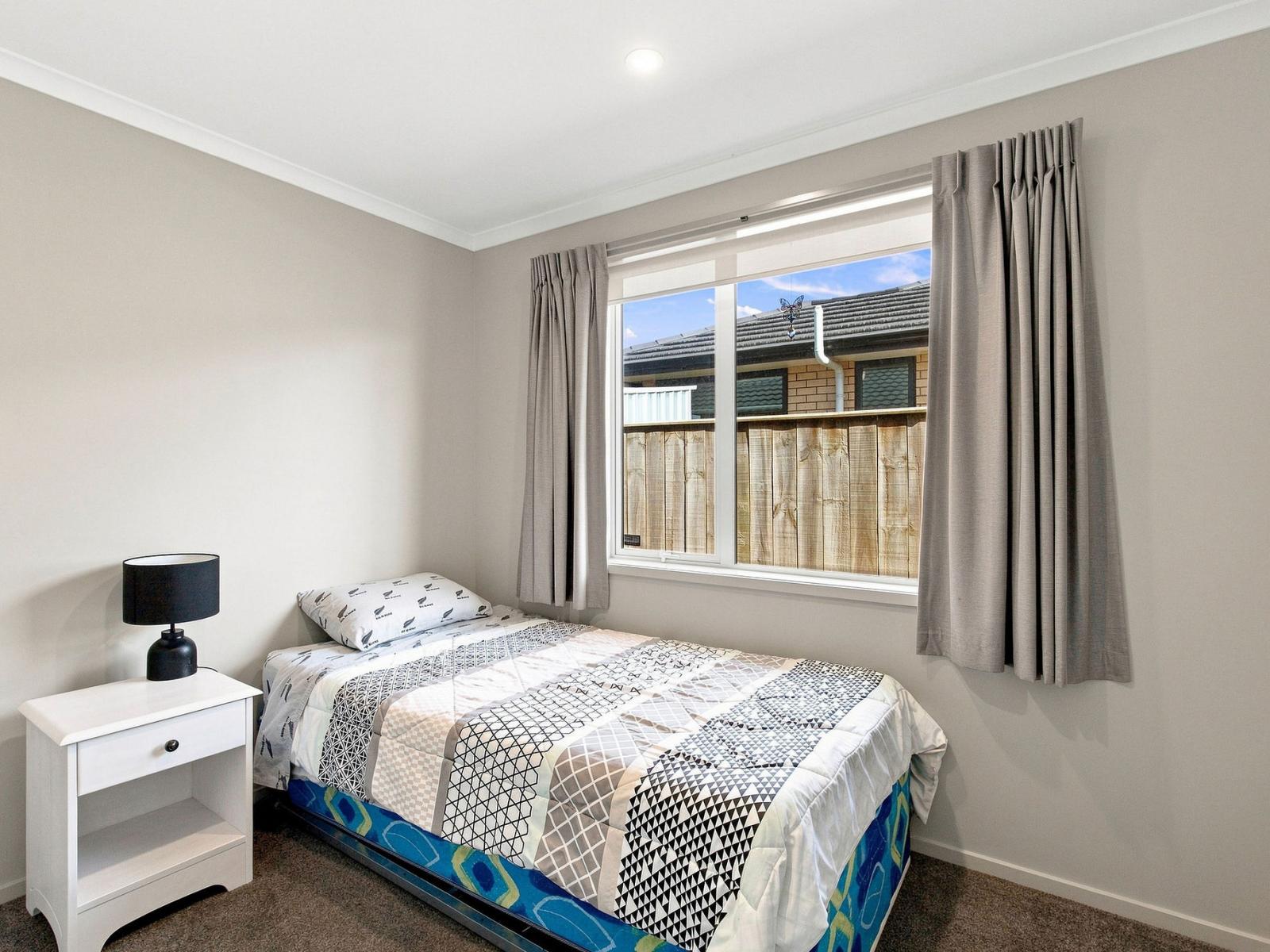 18 Simon Street, Tawhero