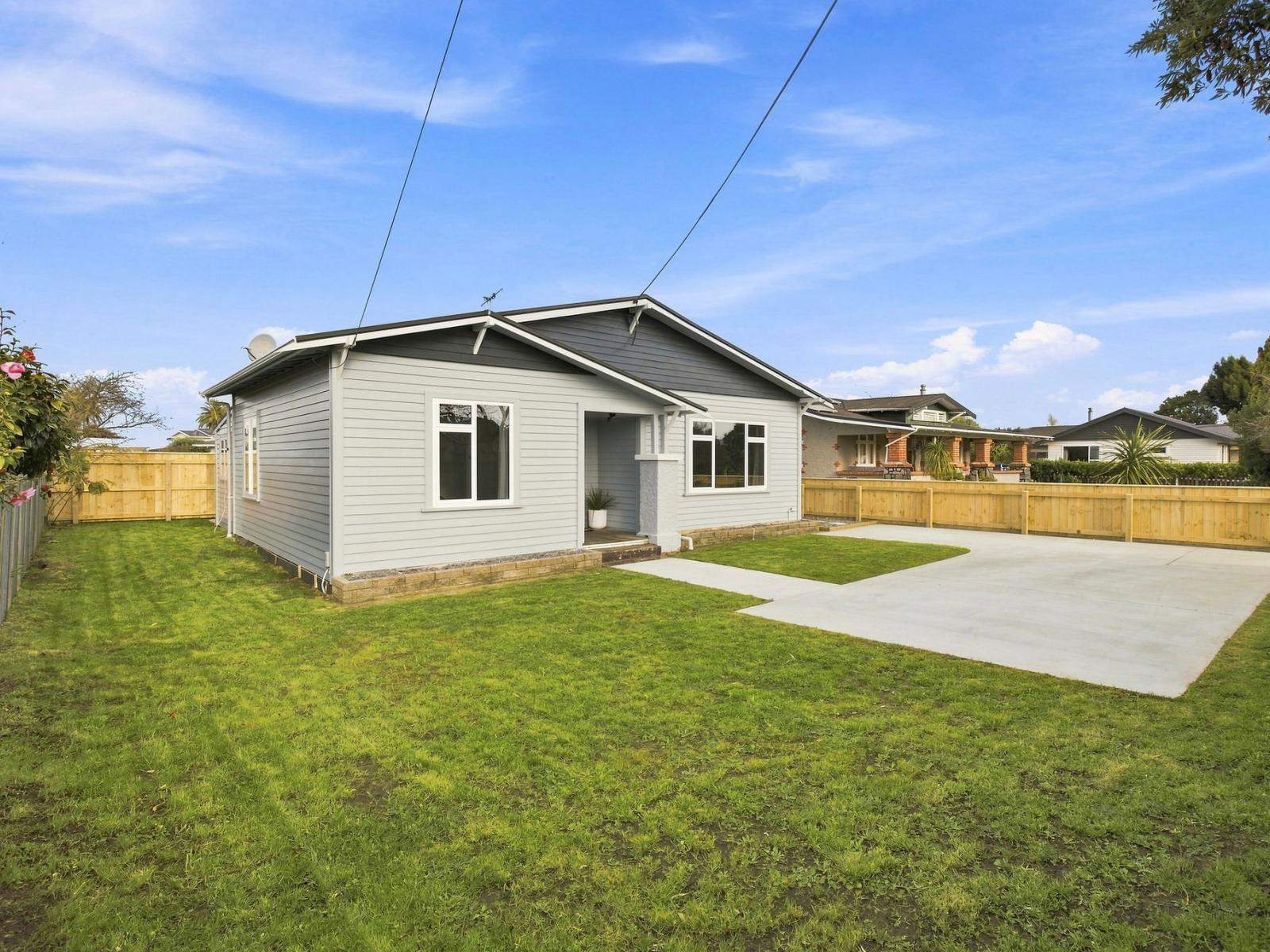14 Moore Avenue, Tawhero