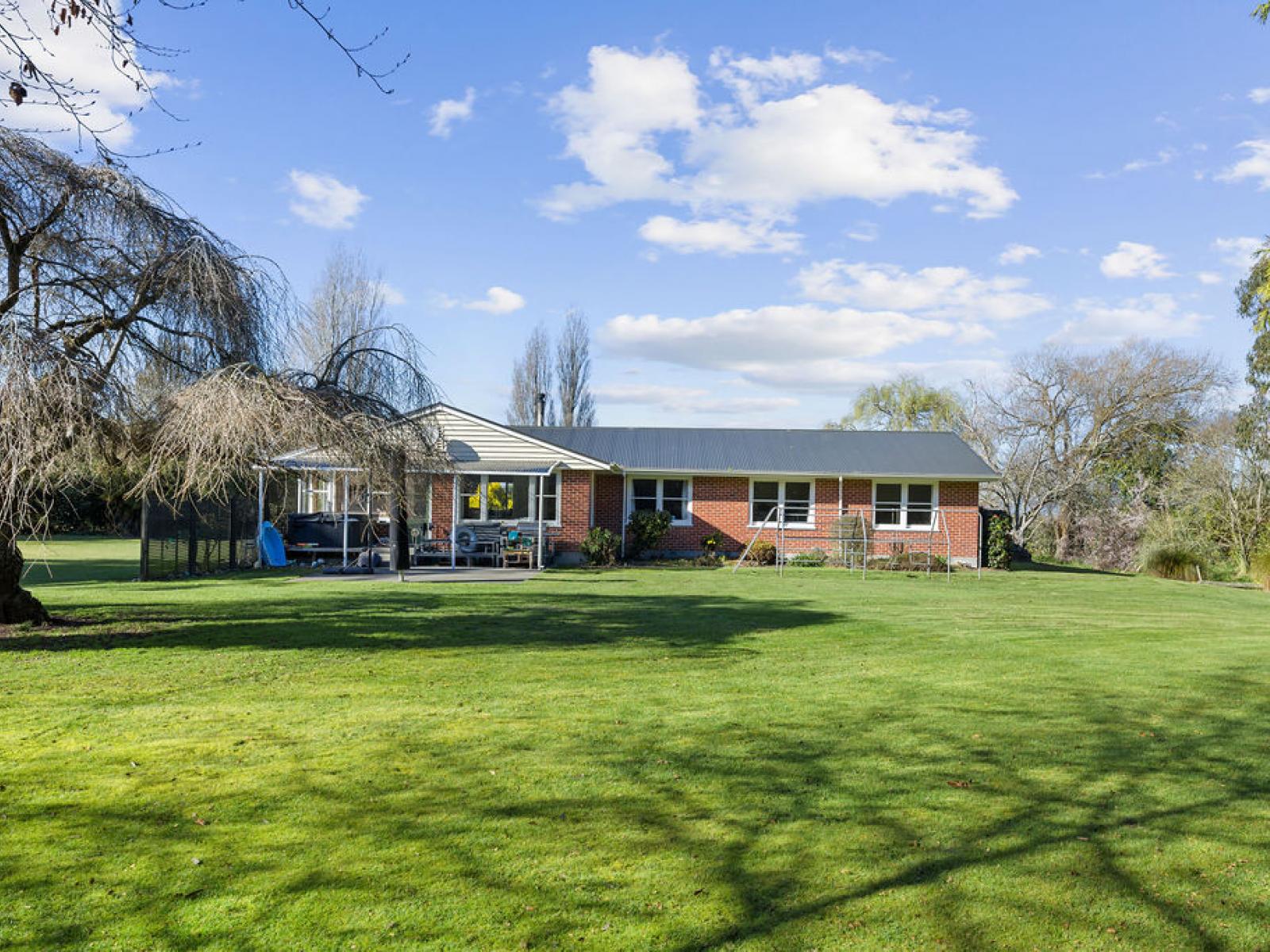 71 Swamp Road, Hinds