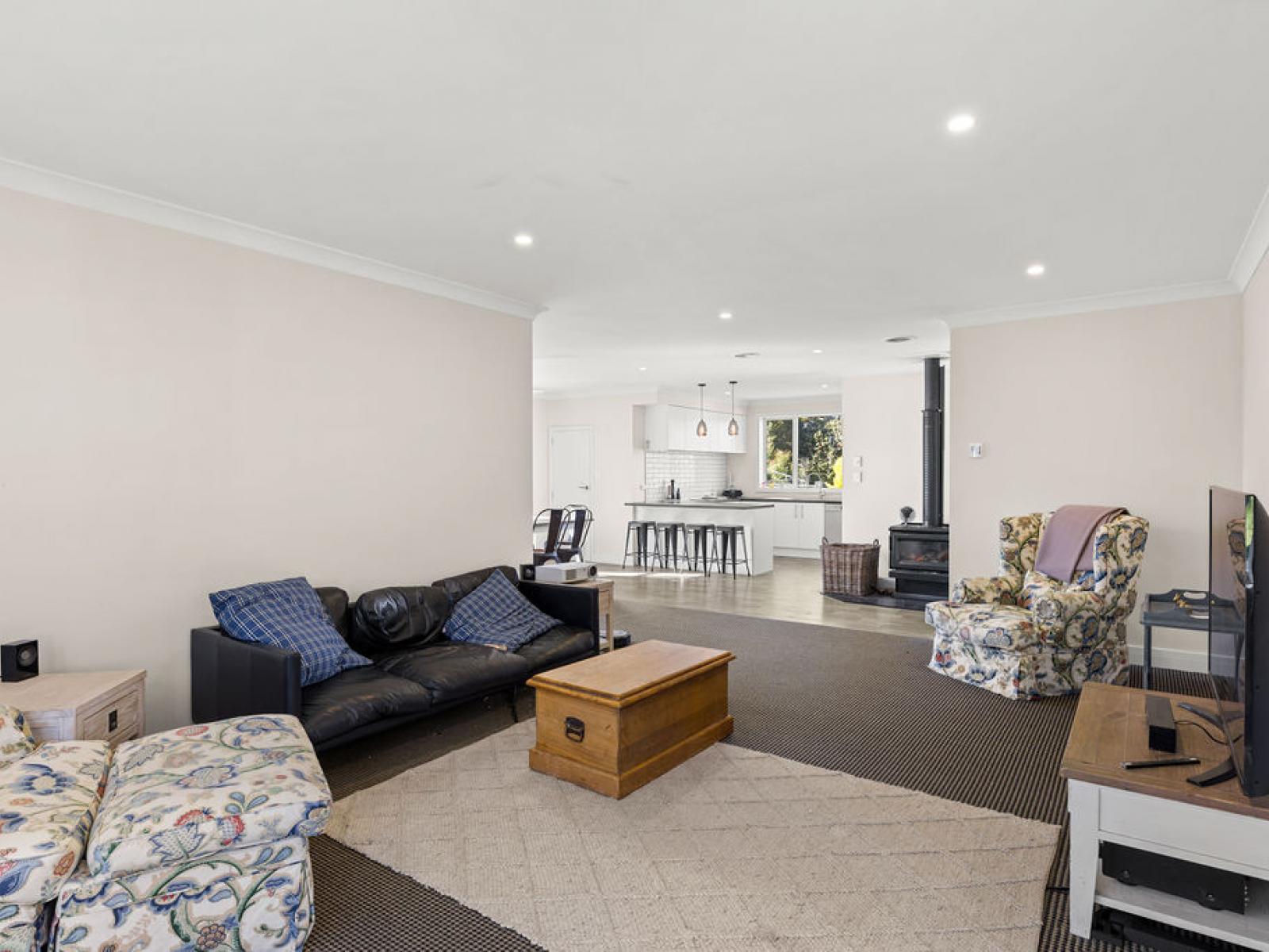 71 Swamp Road, Hinds