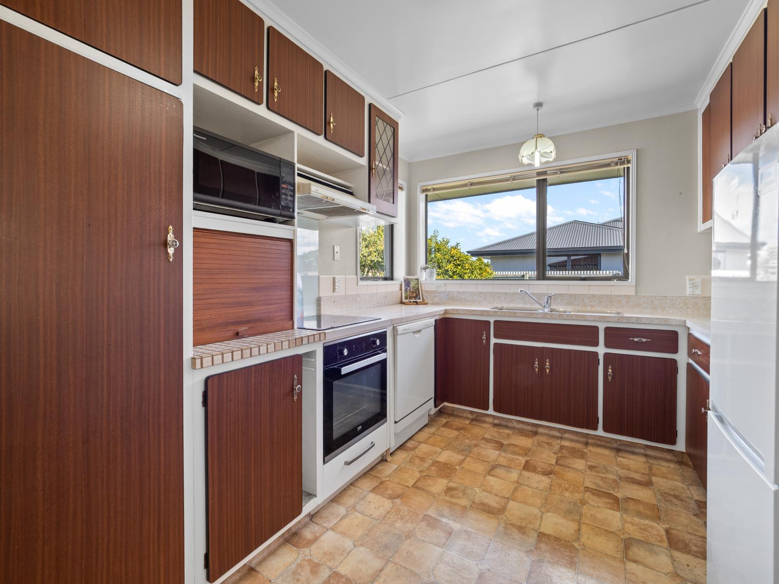 2/282 Tancred Street, Ashburton