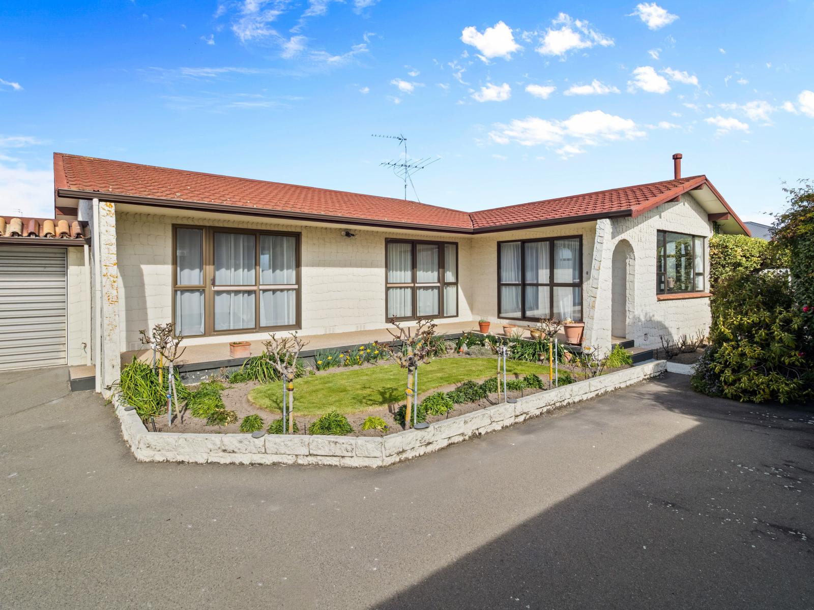 2/282 Tancred Street, Ashburton
