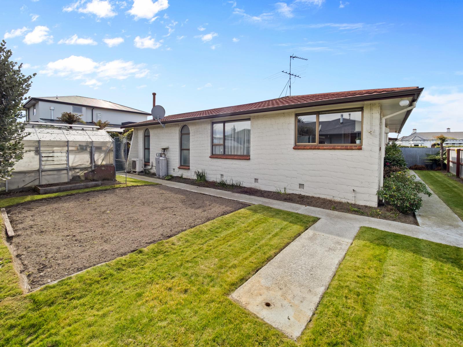 2/282 Tancred Street, Ashburton