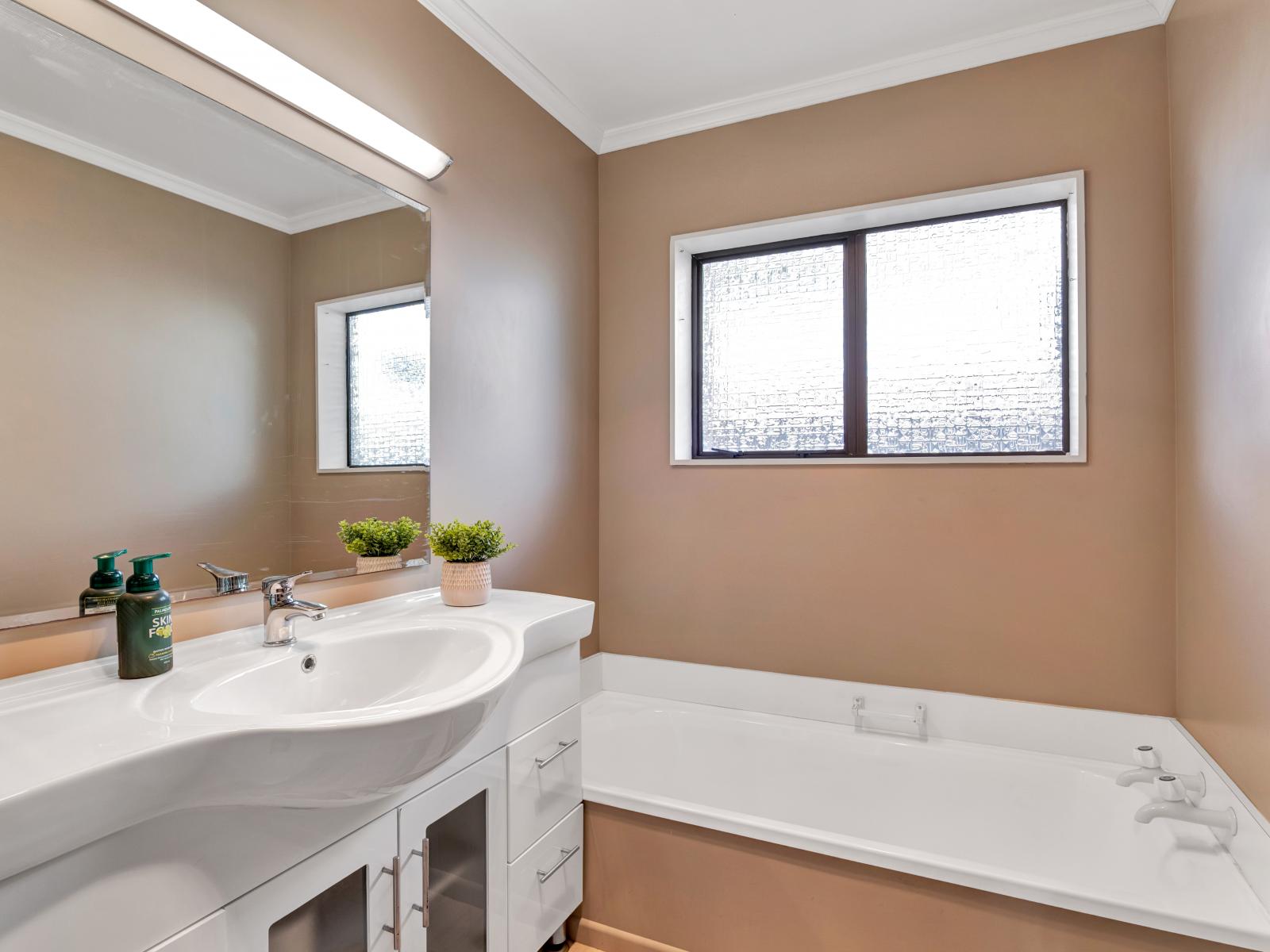 Unit 1, 17 Roy Terrace, Moturoa