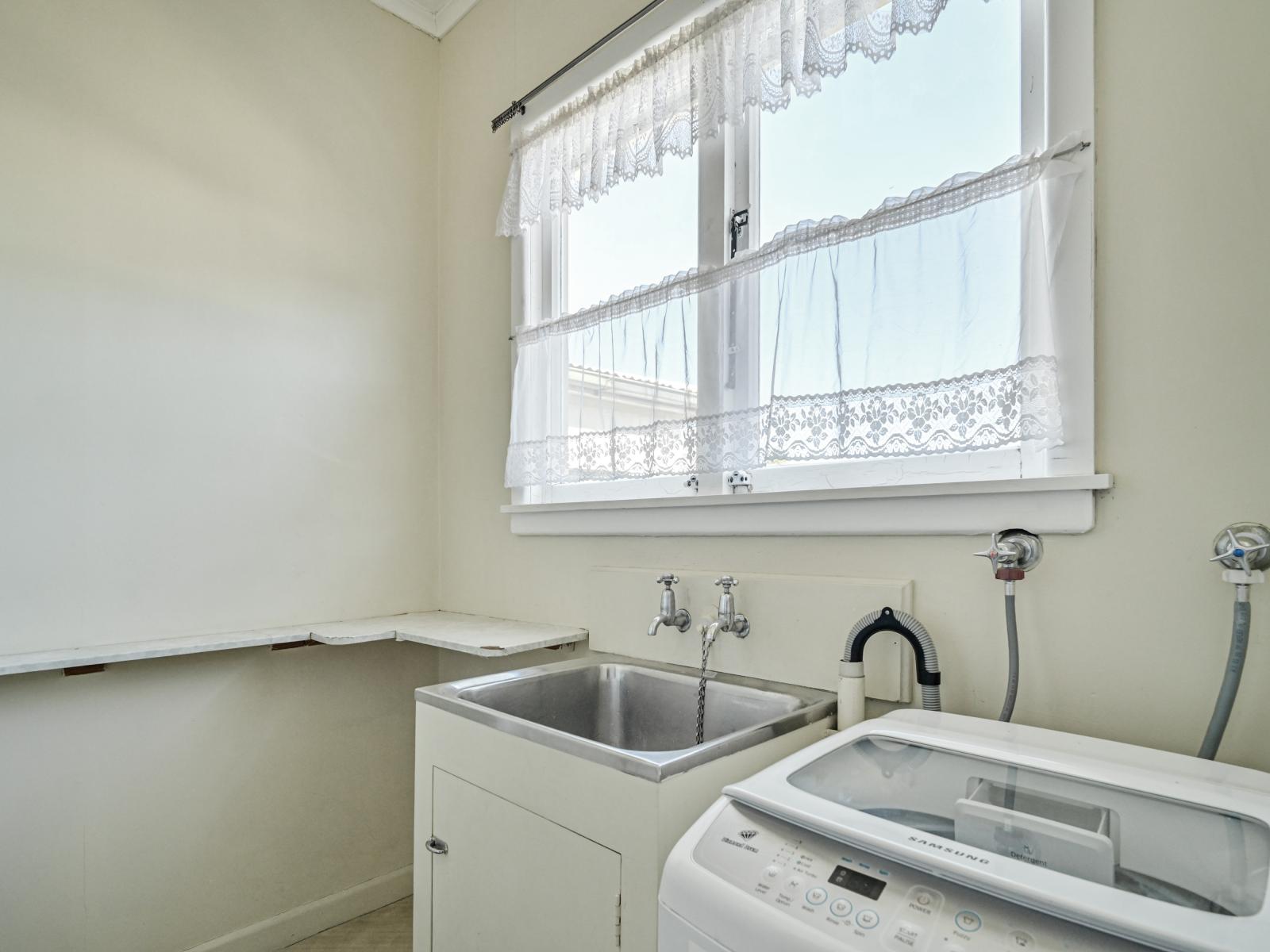 911 Pakowhai Road, Frimley