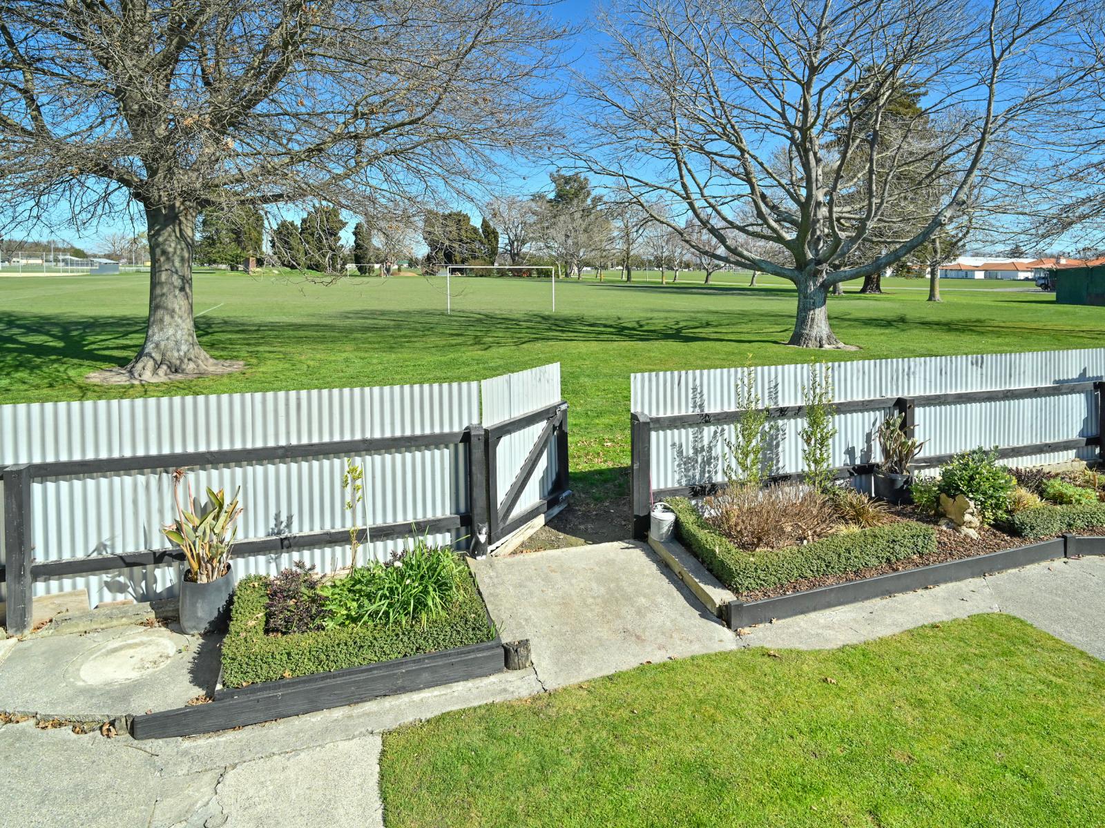 505 Poplar Place, Akina