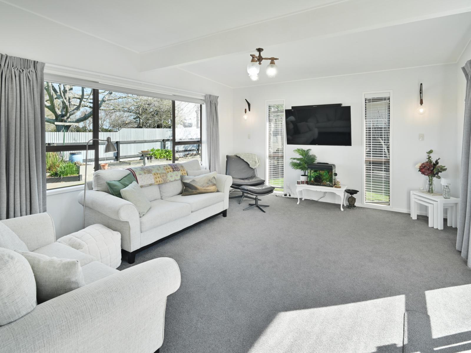505 Poplar Place, Akina