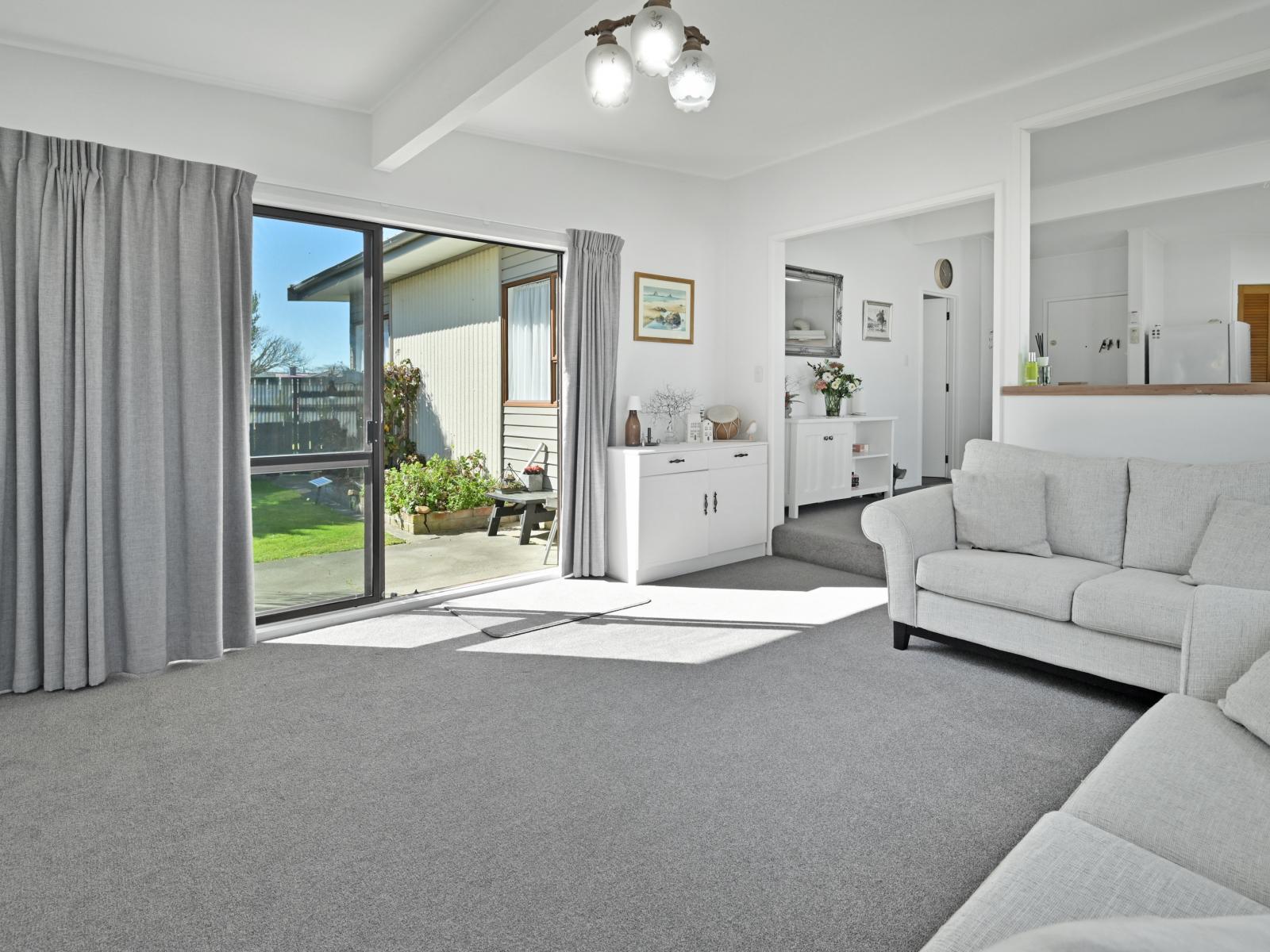 505 Poplar Place, Akina