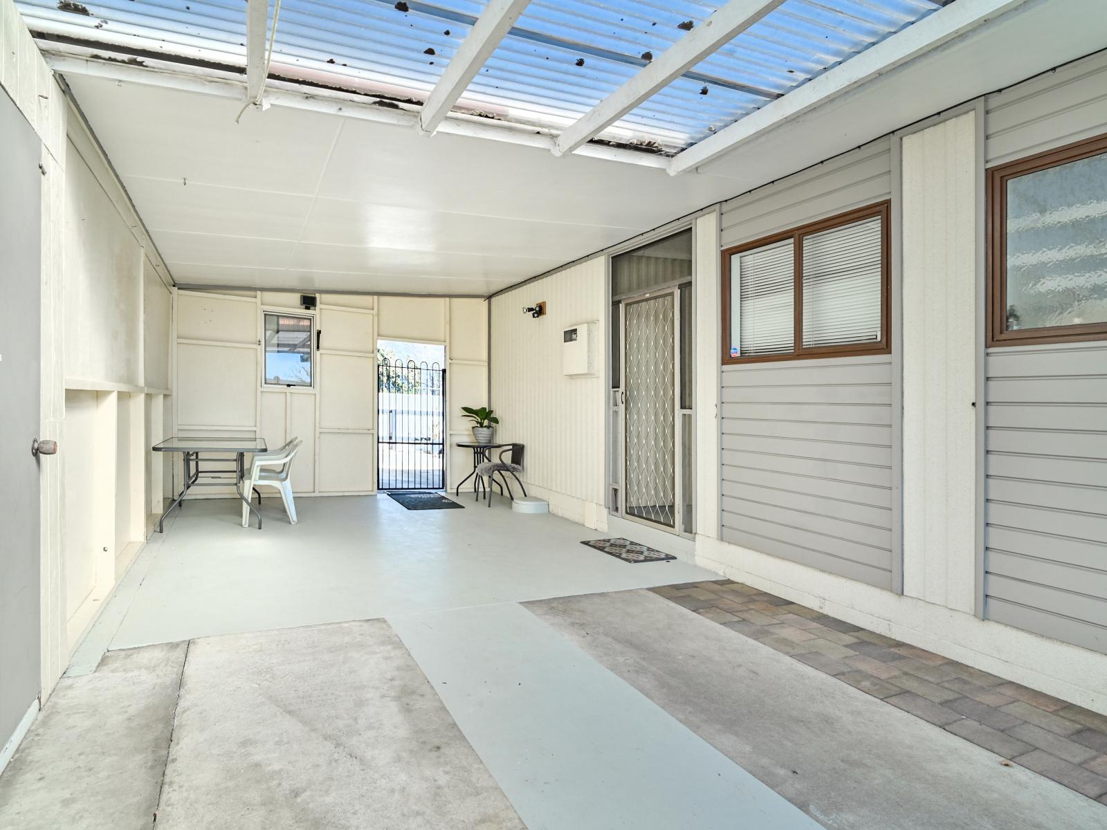 505 Poplar Place, Akina