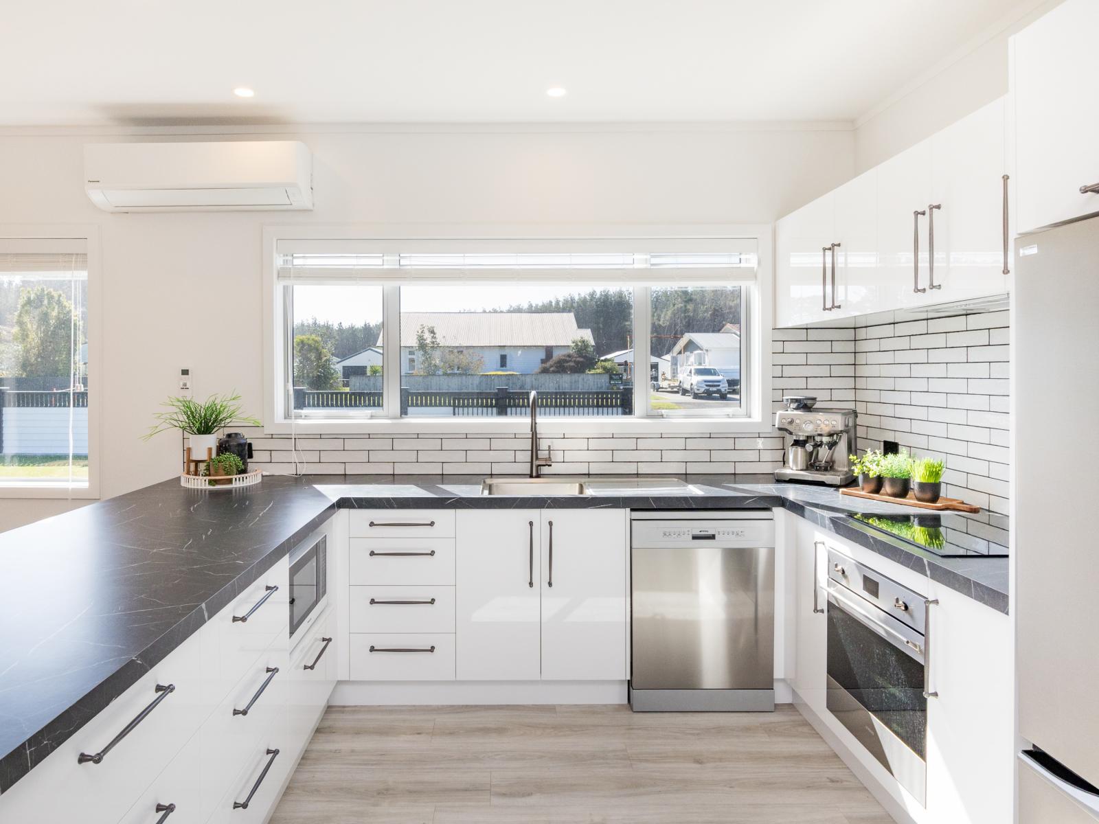 8 Cousins Avenue West, Foxton Beach