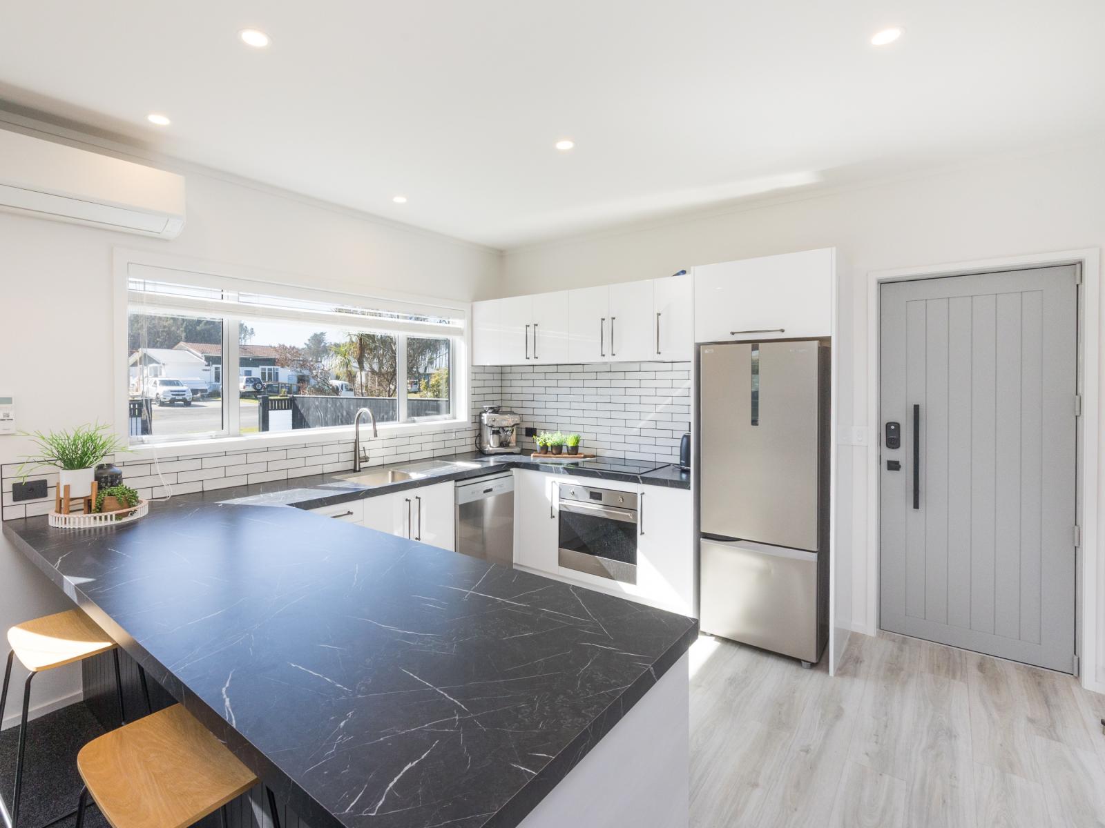8 Cousins Avenue West, Foxton Beach