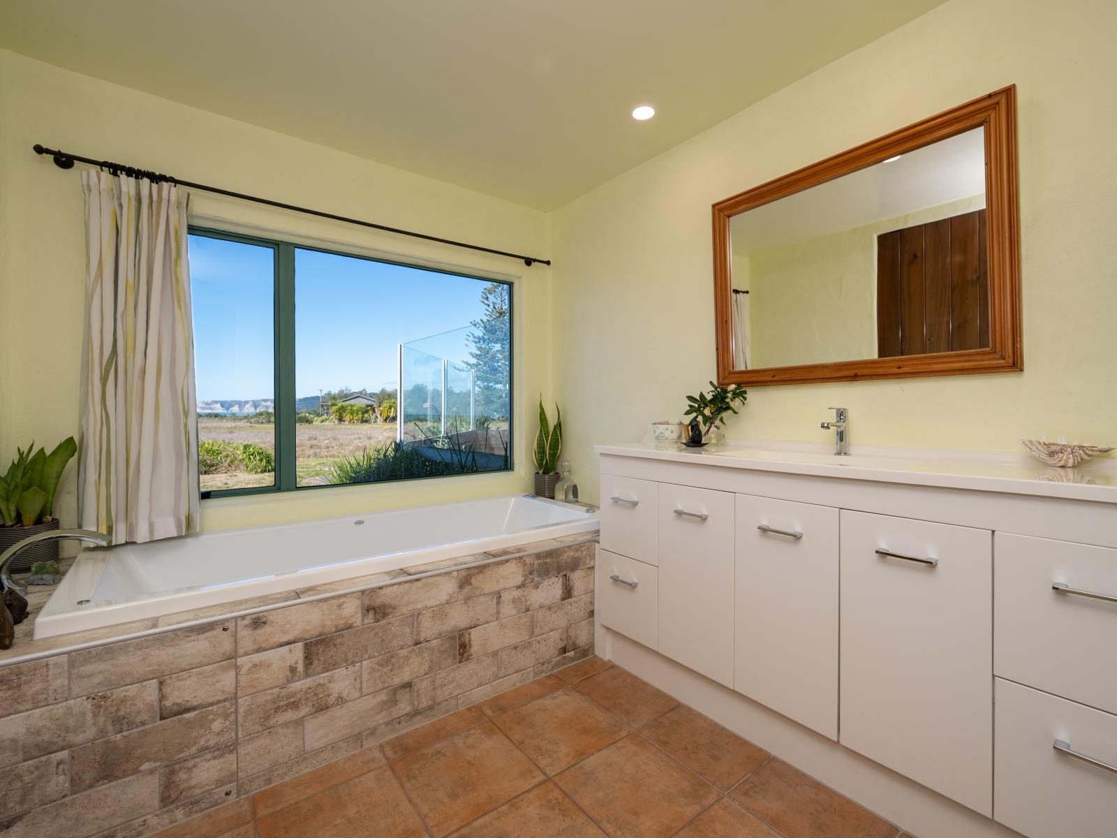148 Clifton Road, Te Awanga