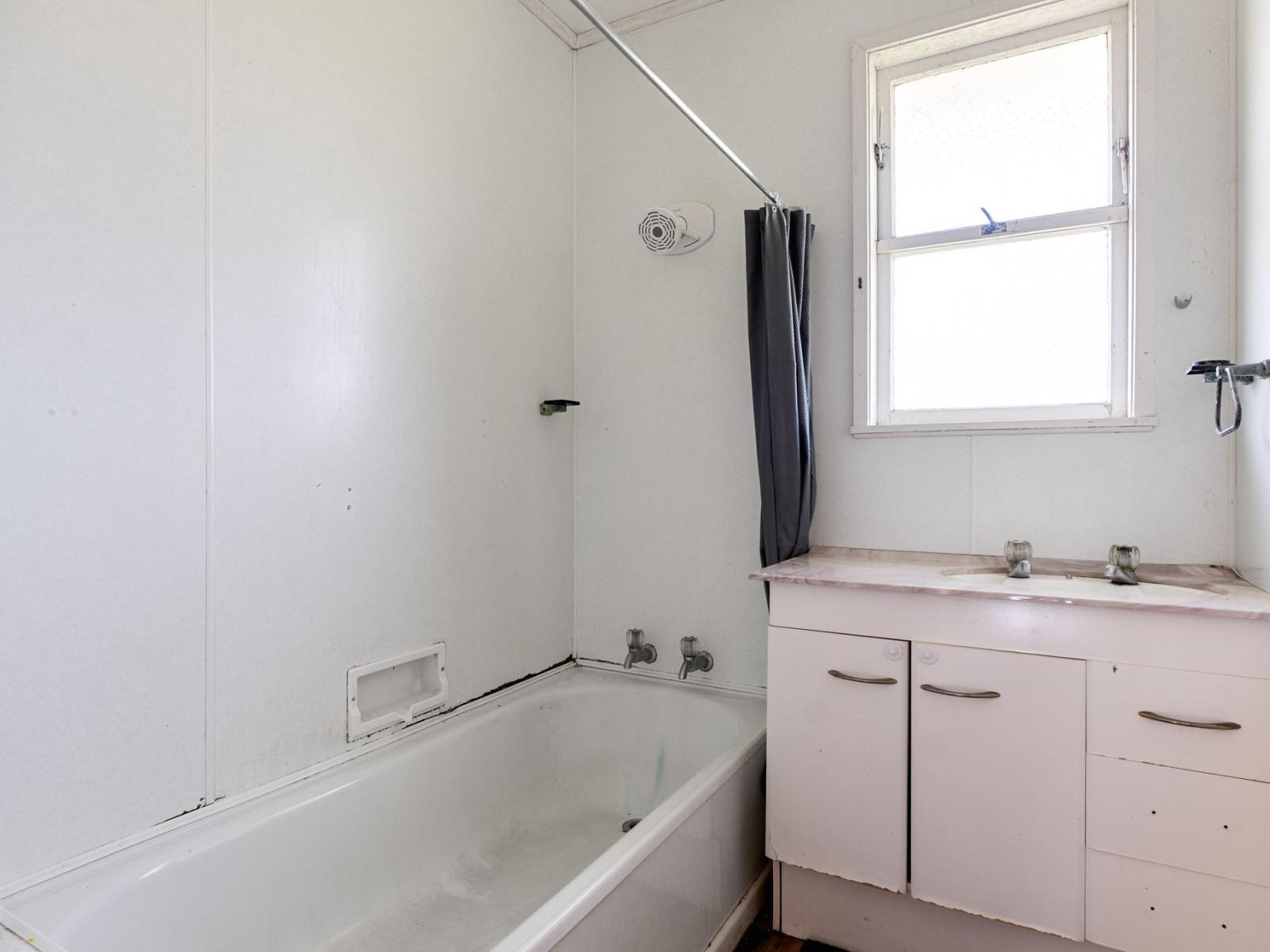 12 Ropata Street, Kaiti