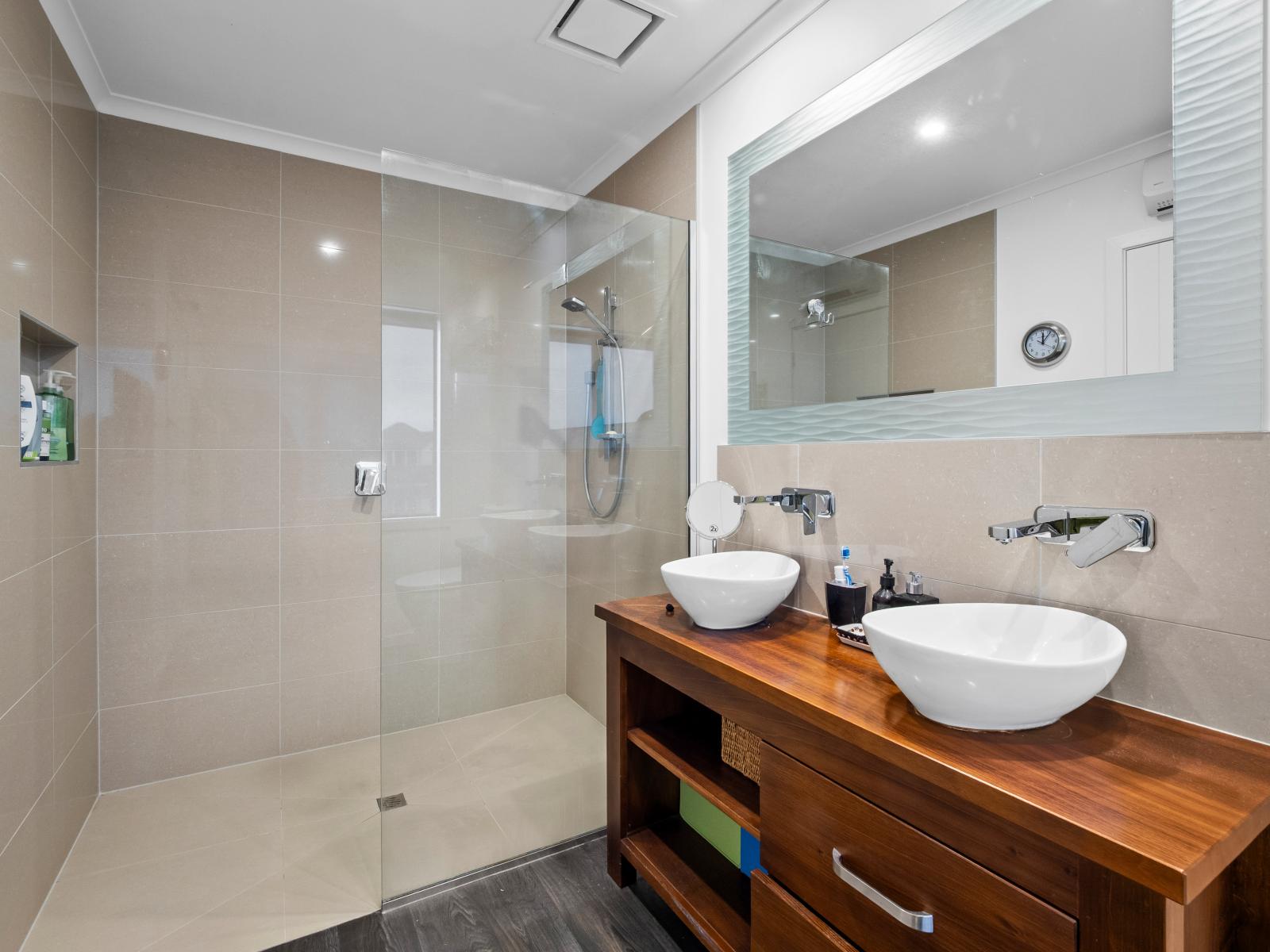 8 Trent Place, Huntingdon
