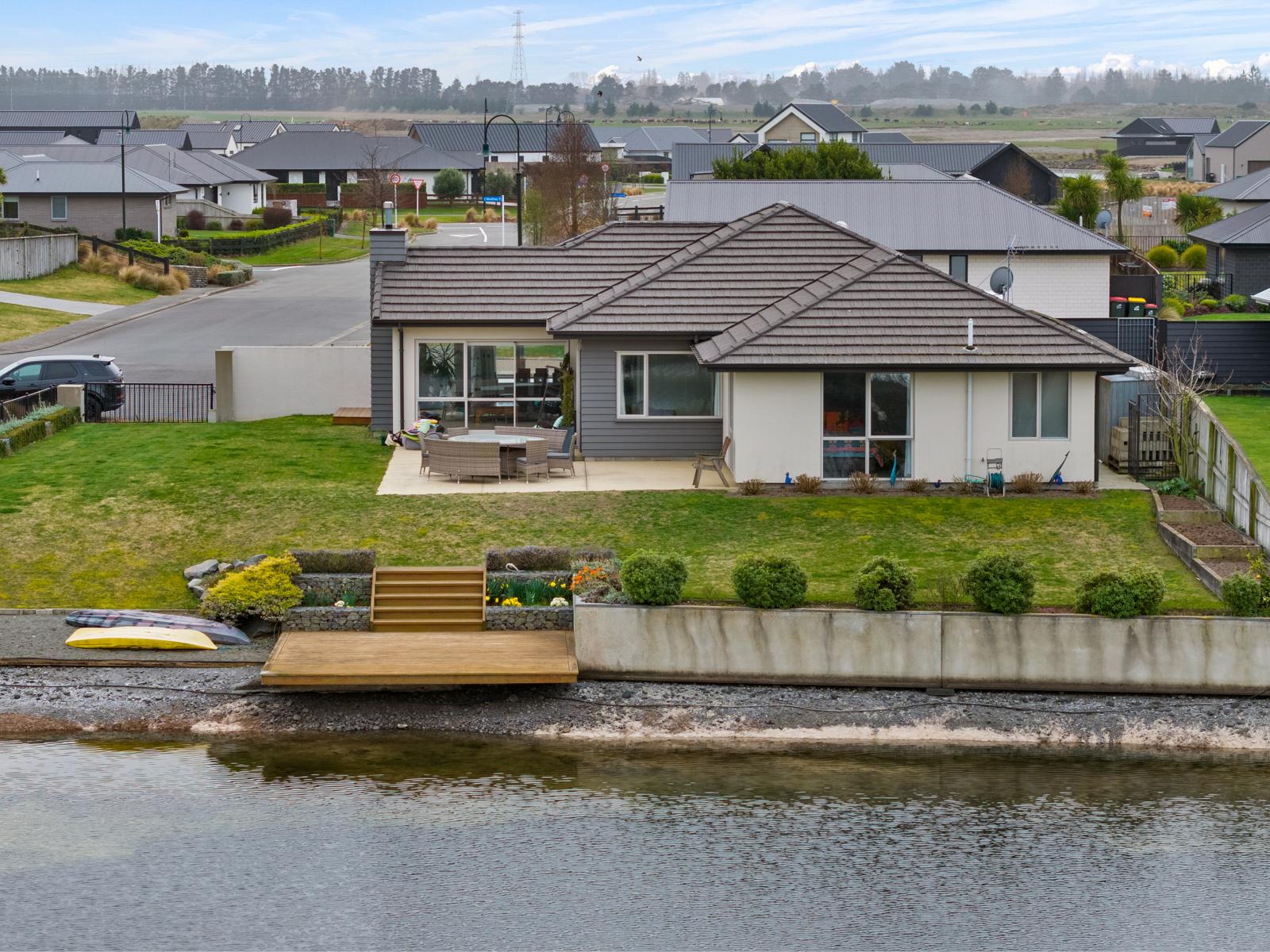8 Trent Place, Huntingdon