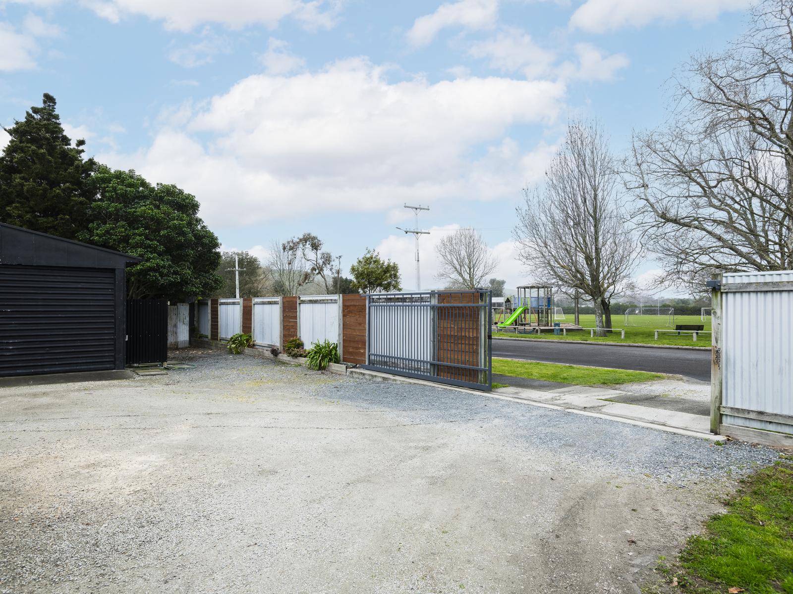 2 Worsley Street, Tamarau