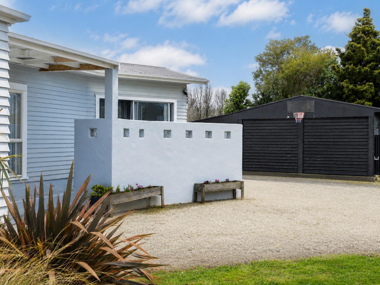 2 Worsley Street, Tamarau