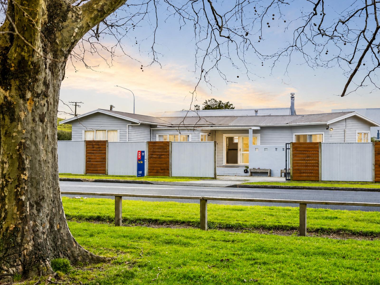 2 Worsley Street, Tamarau