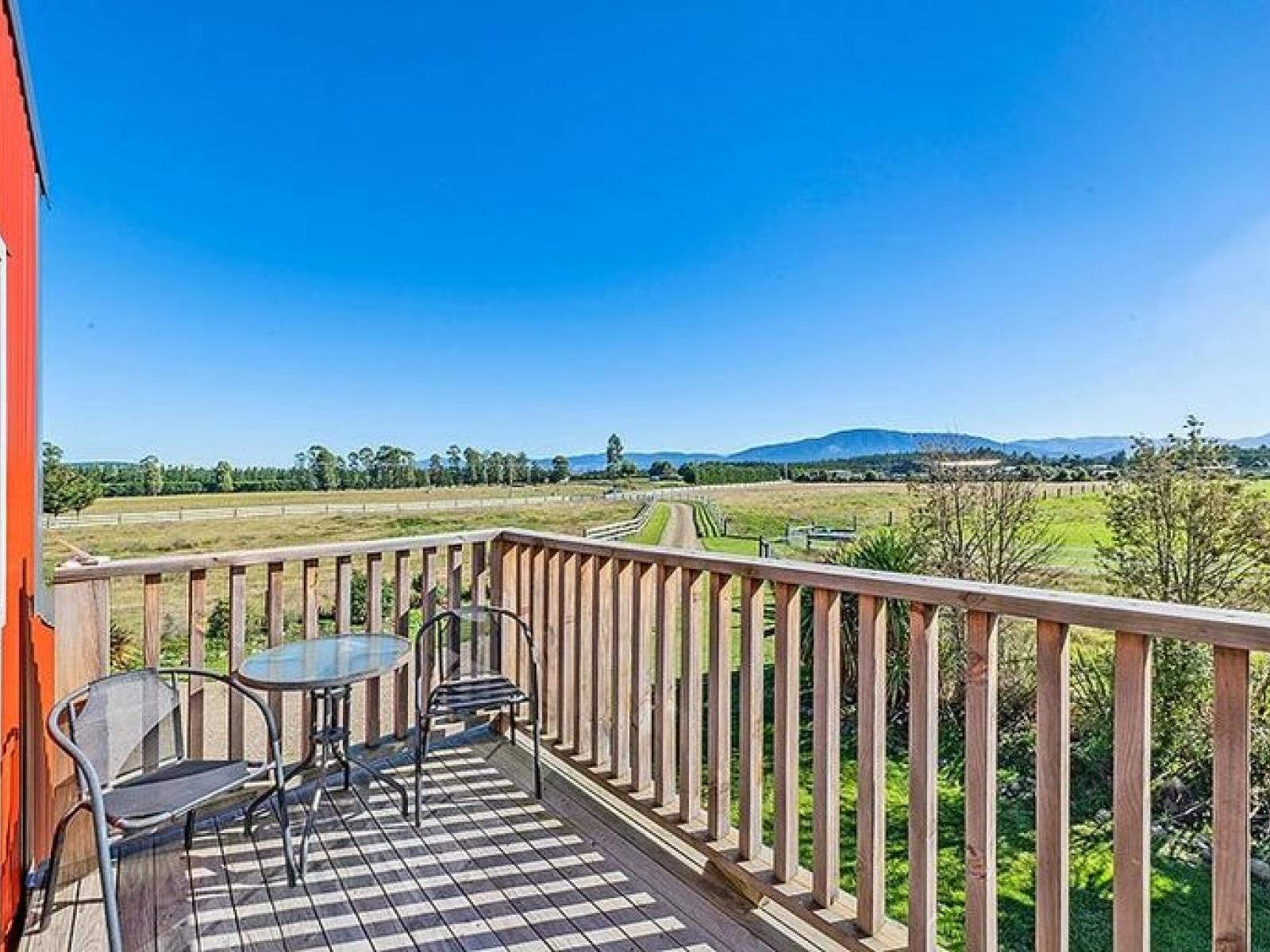92 Foothills Road, Okuku
