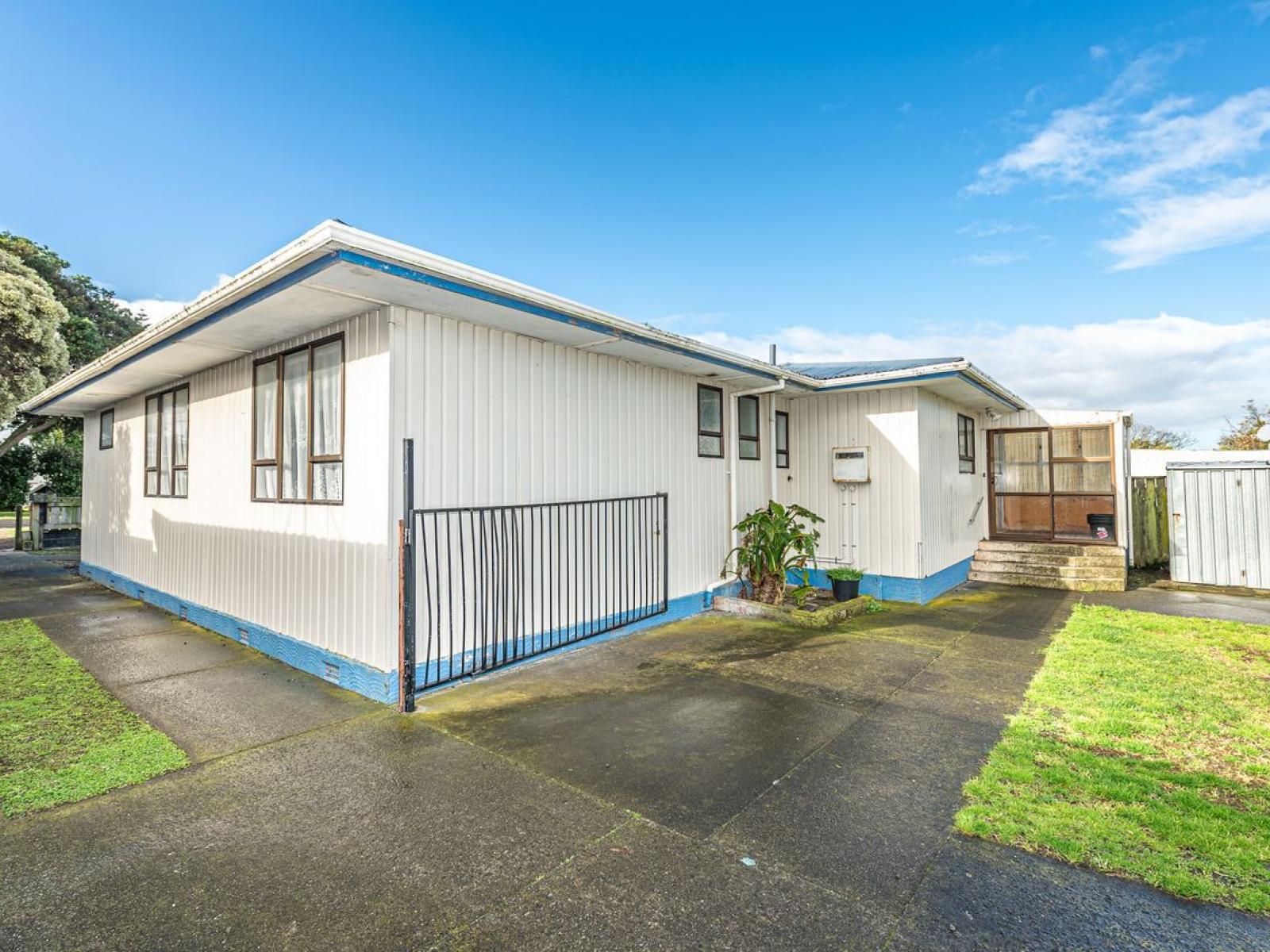 8 Tongariro Street, Castlecliff