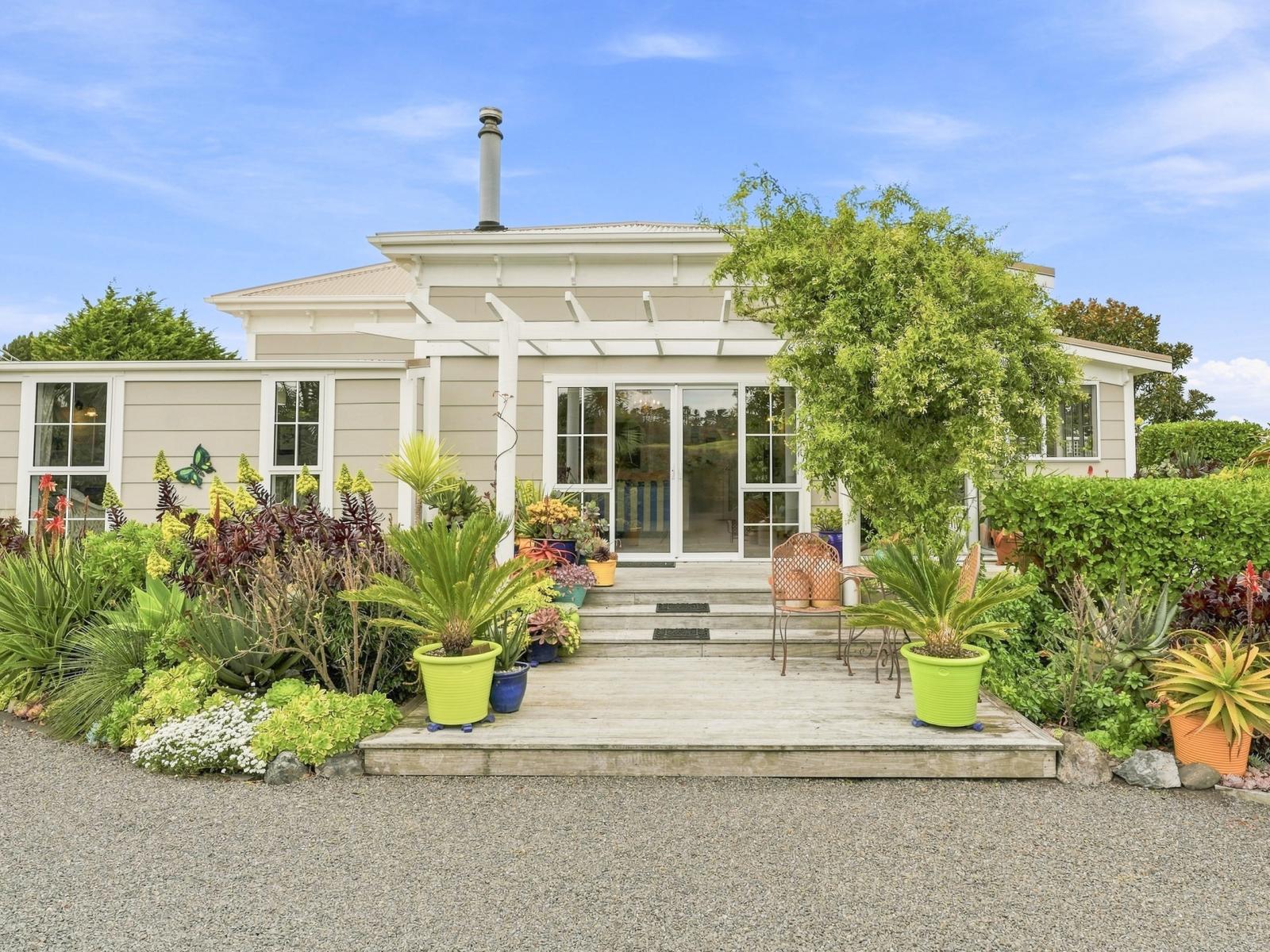 8a Tirimoana Place, Otamatea