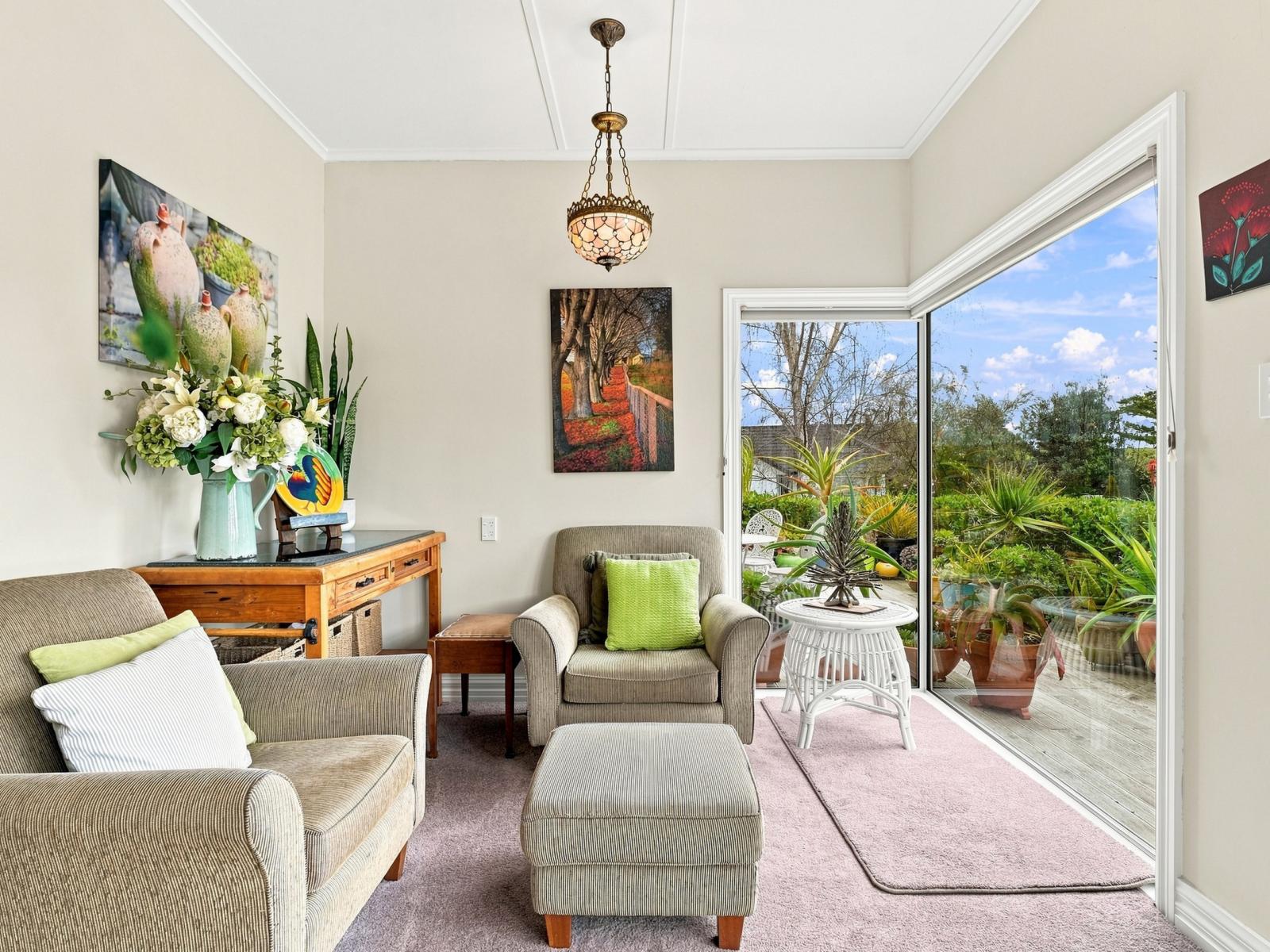 8a Tirimoana Place, Otamatea