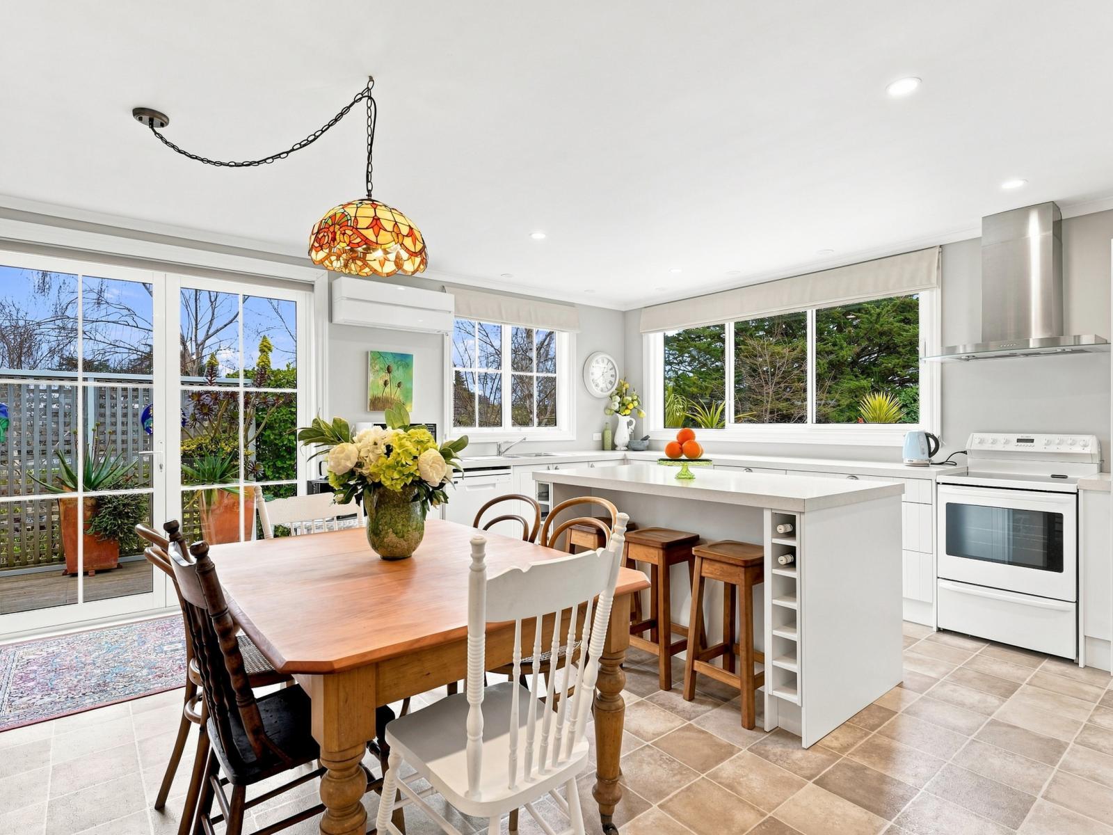 8a Tirimoana Place, Otamatea