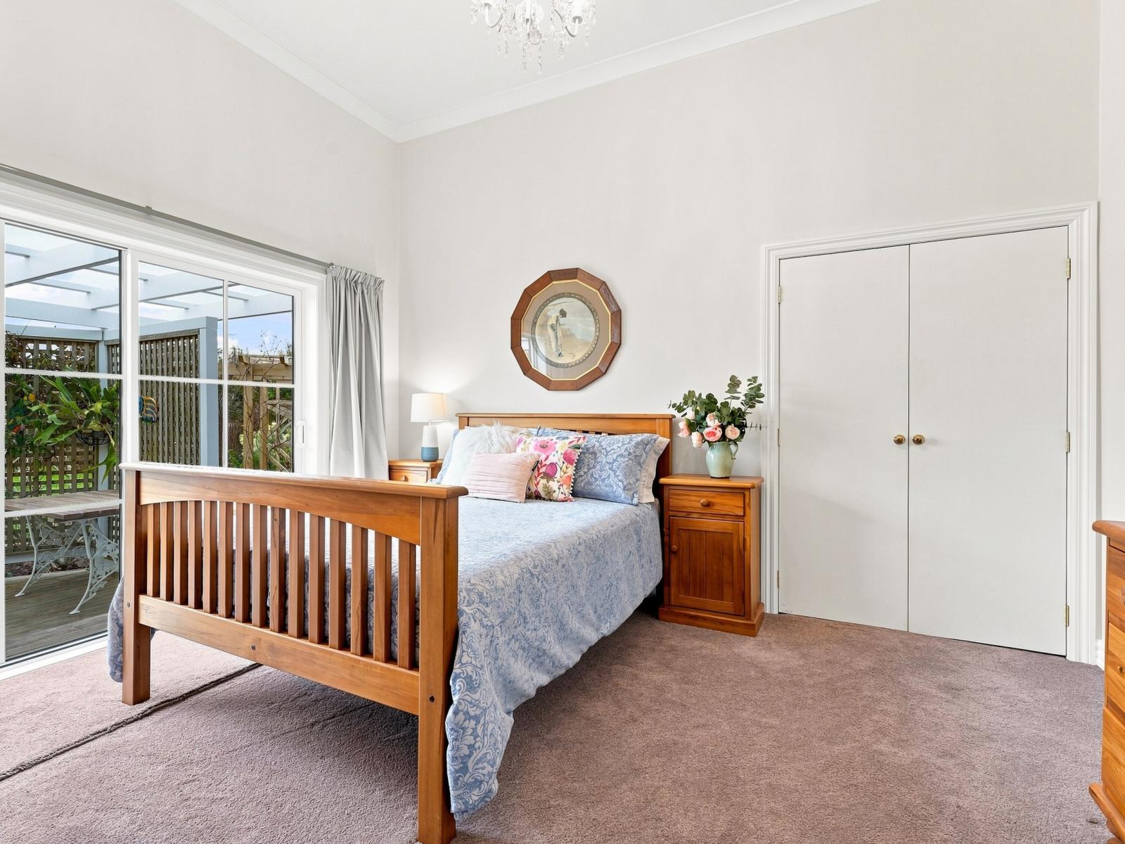 8a Tirimoana Place, Otamatea
