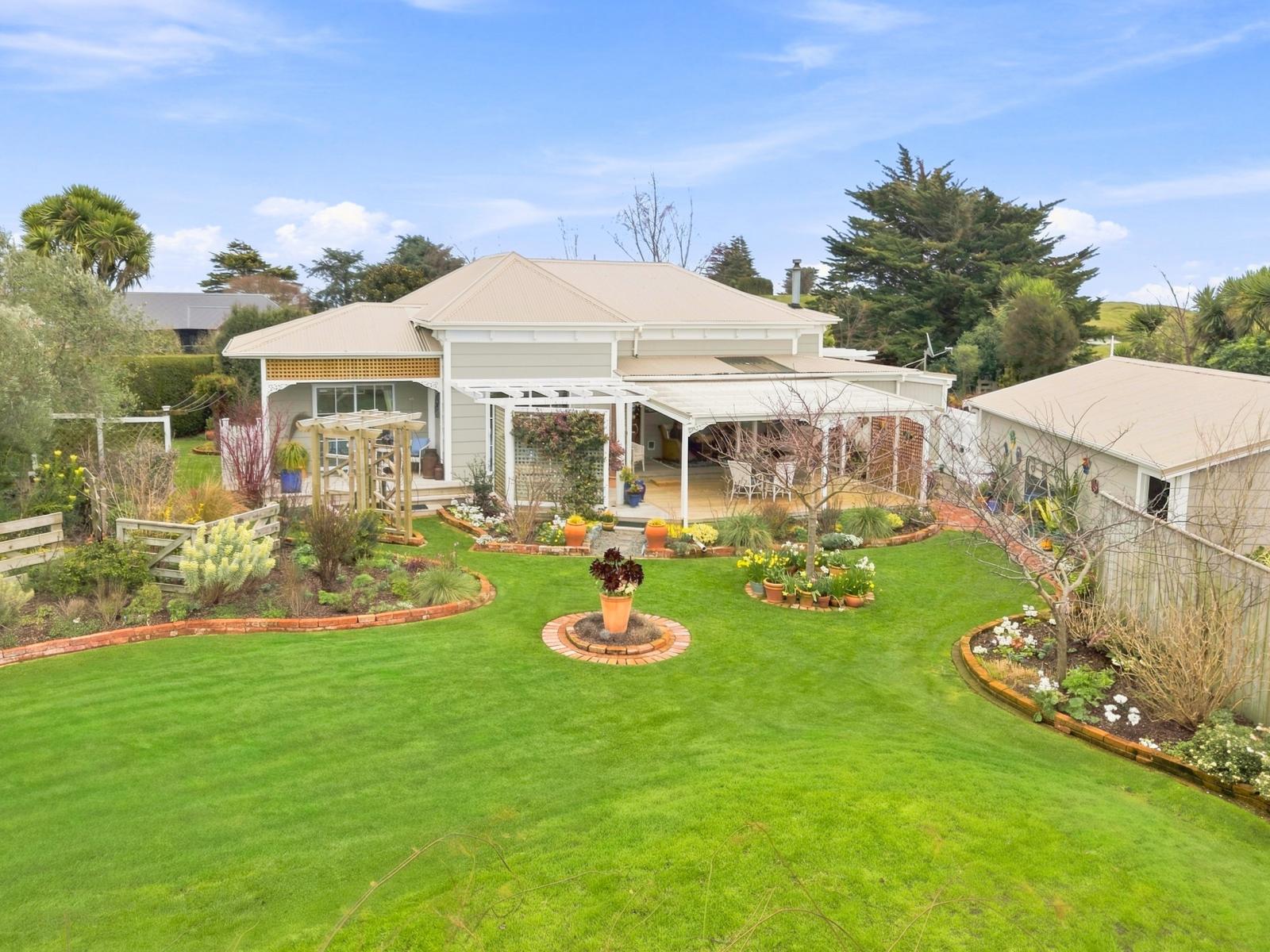 8a Tirimoana Place, Otamatea