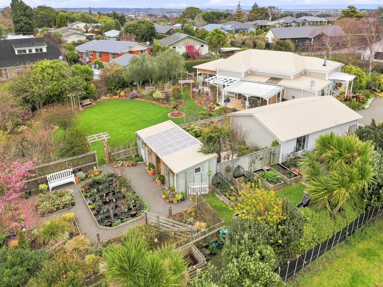 8a Tirimoana Place, Otamatea