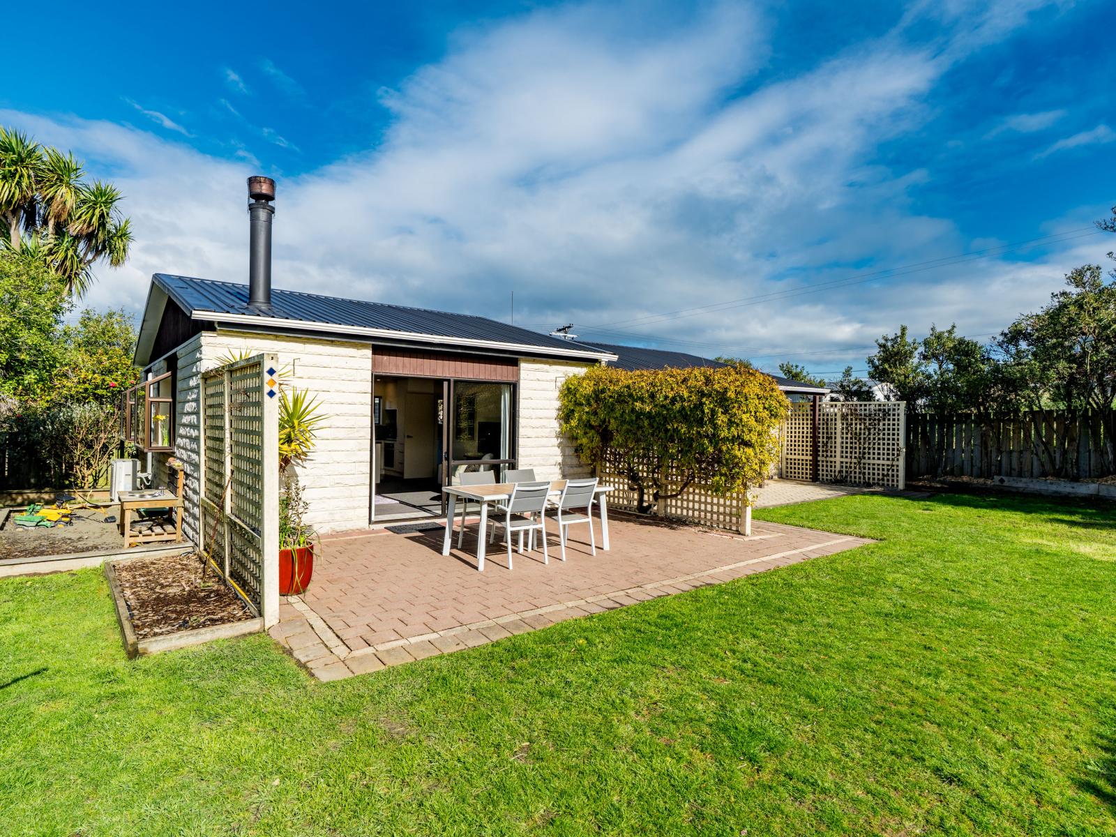 586 Brighton Road, Westwood