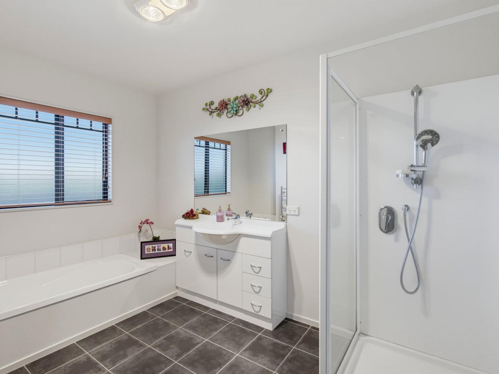 16 Rifleman Lane, Paraparaumu Beach