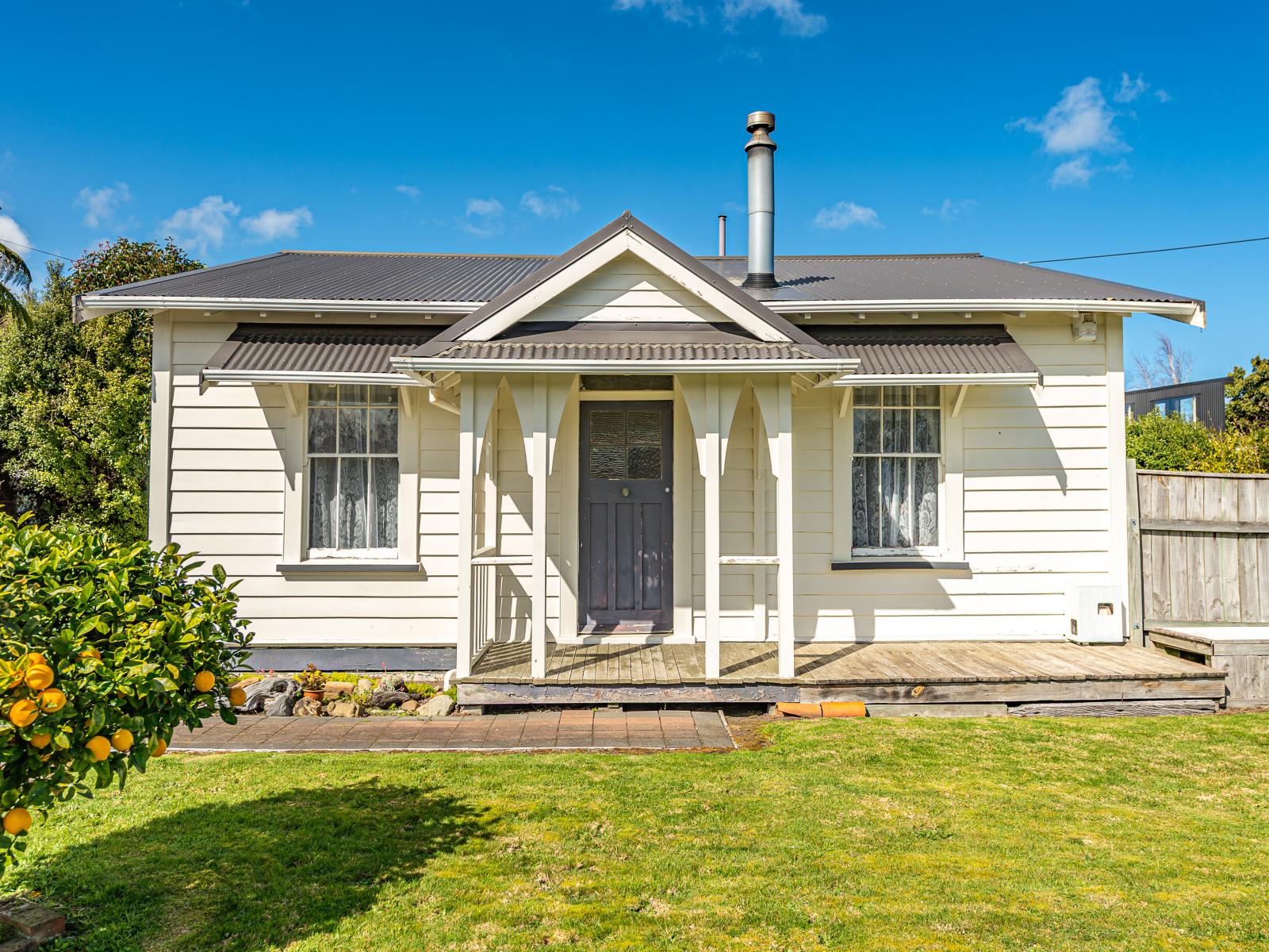 194 Anzac Parade, Whanganui East
