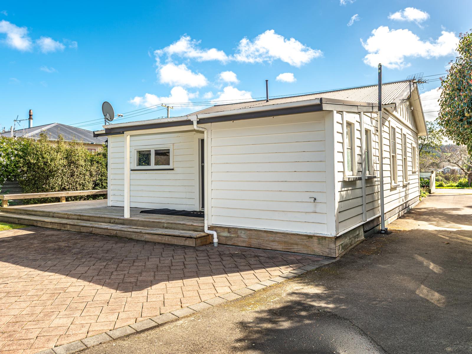 194 Anzac Parade, Whanganui East
