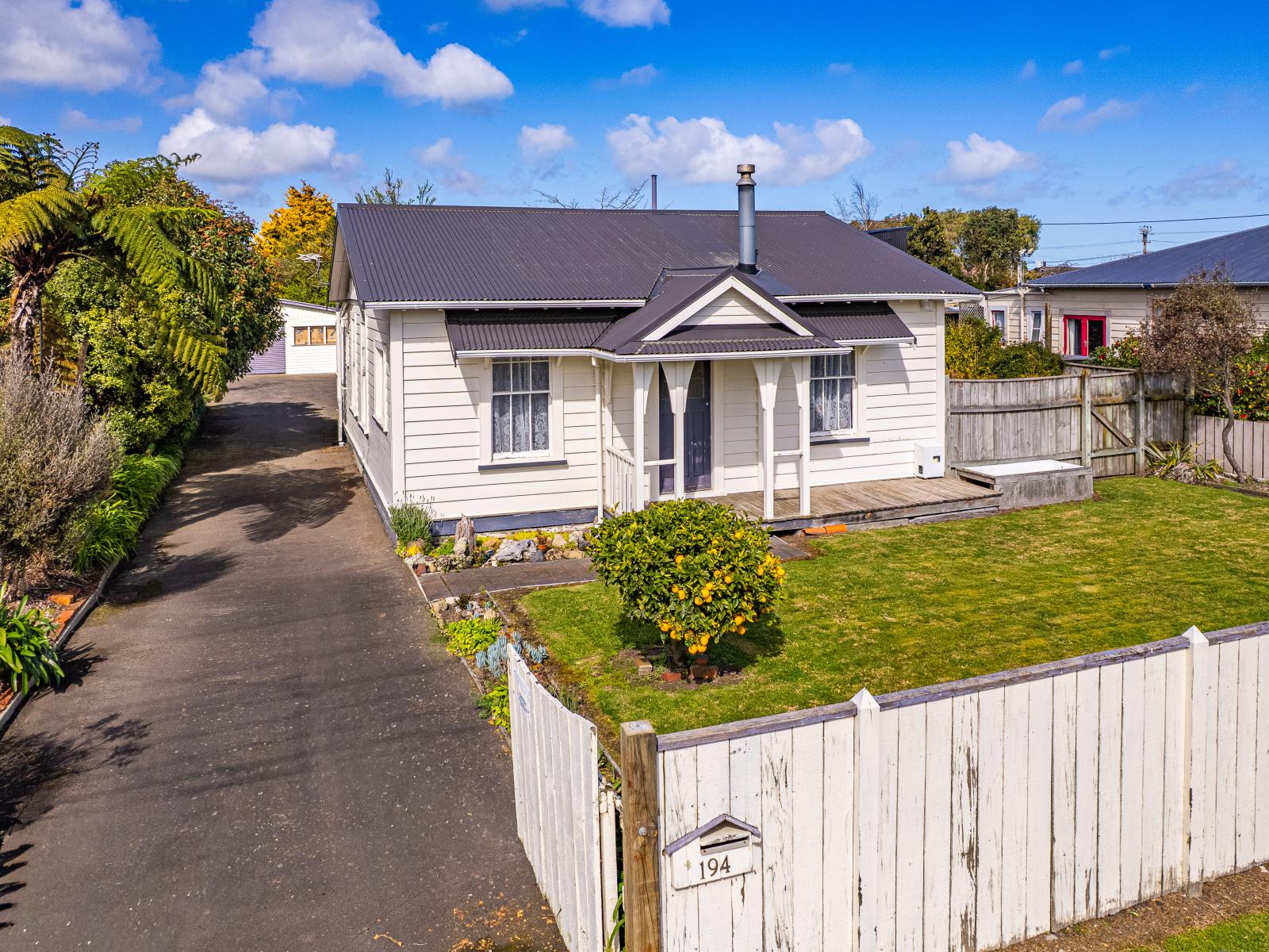 194 Anzac Parade, Whanganui East