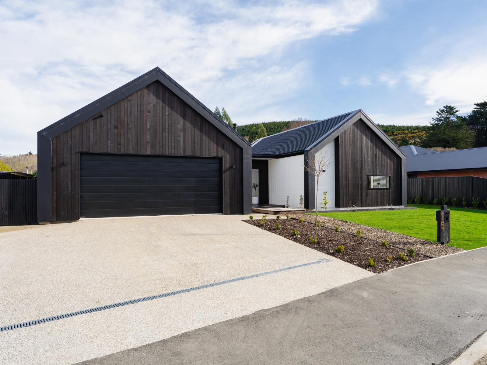 15 Franks Place, Outram