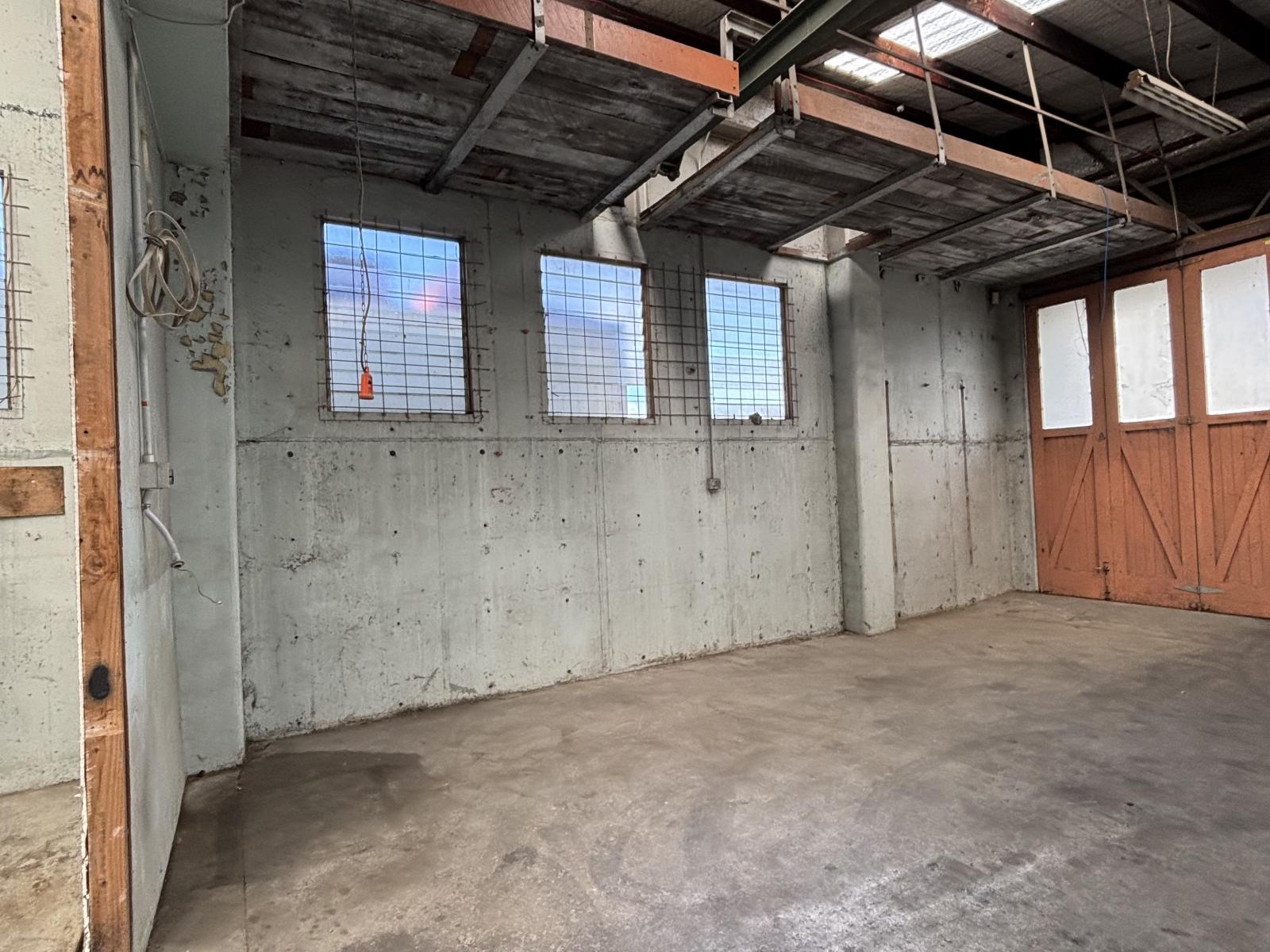 405 King Street North, Hastings