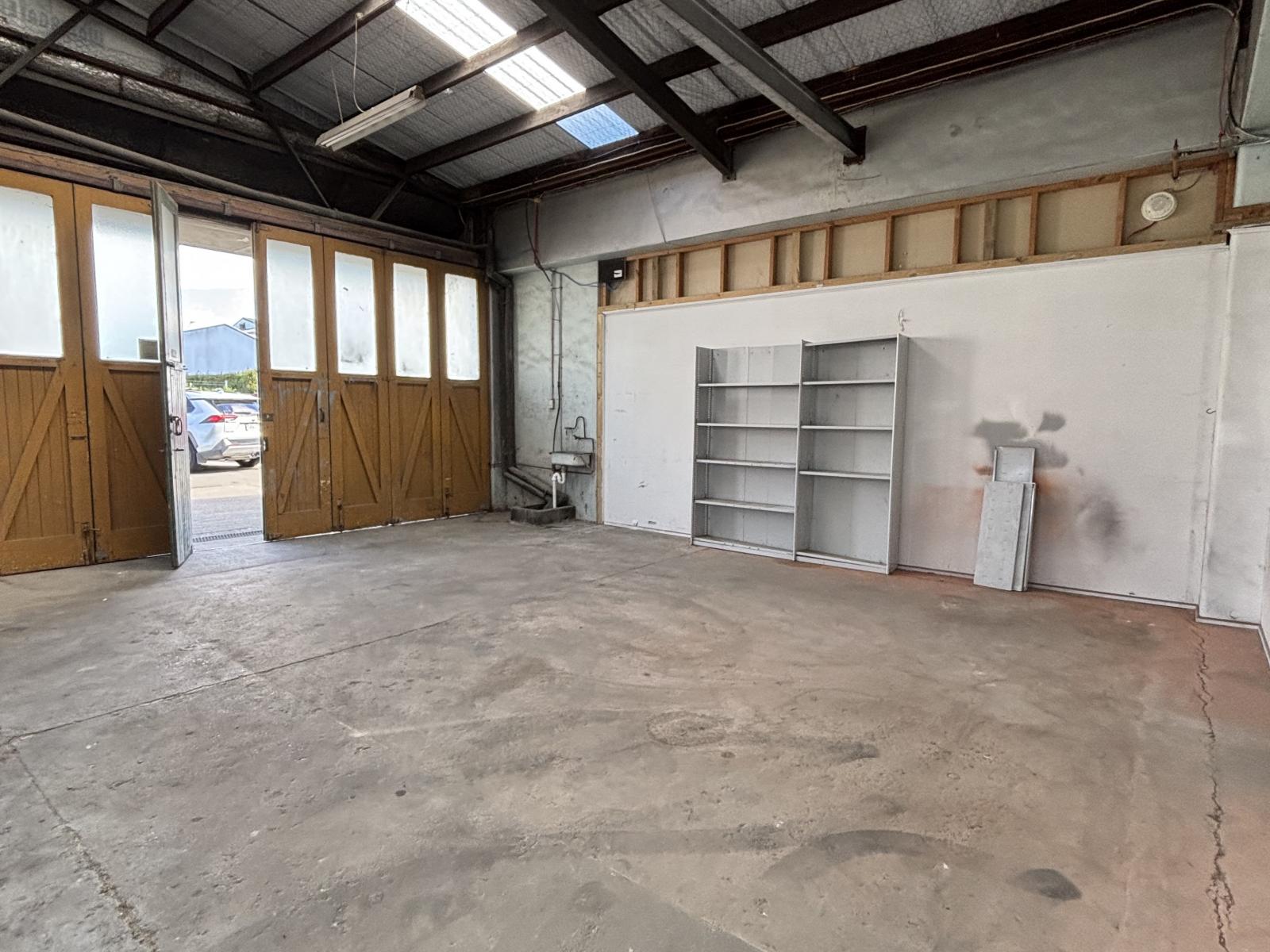 405 King Street North, Hastings