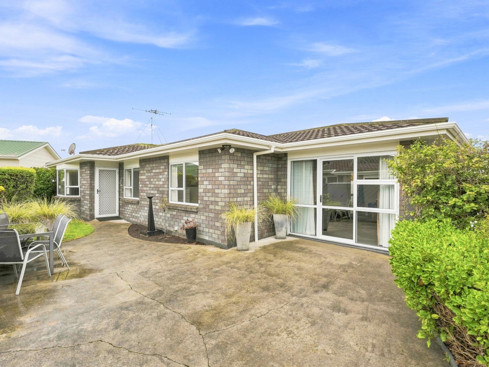 6A Waharua Place, Tawhero