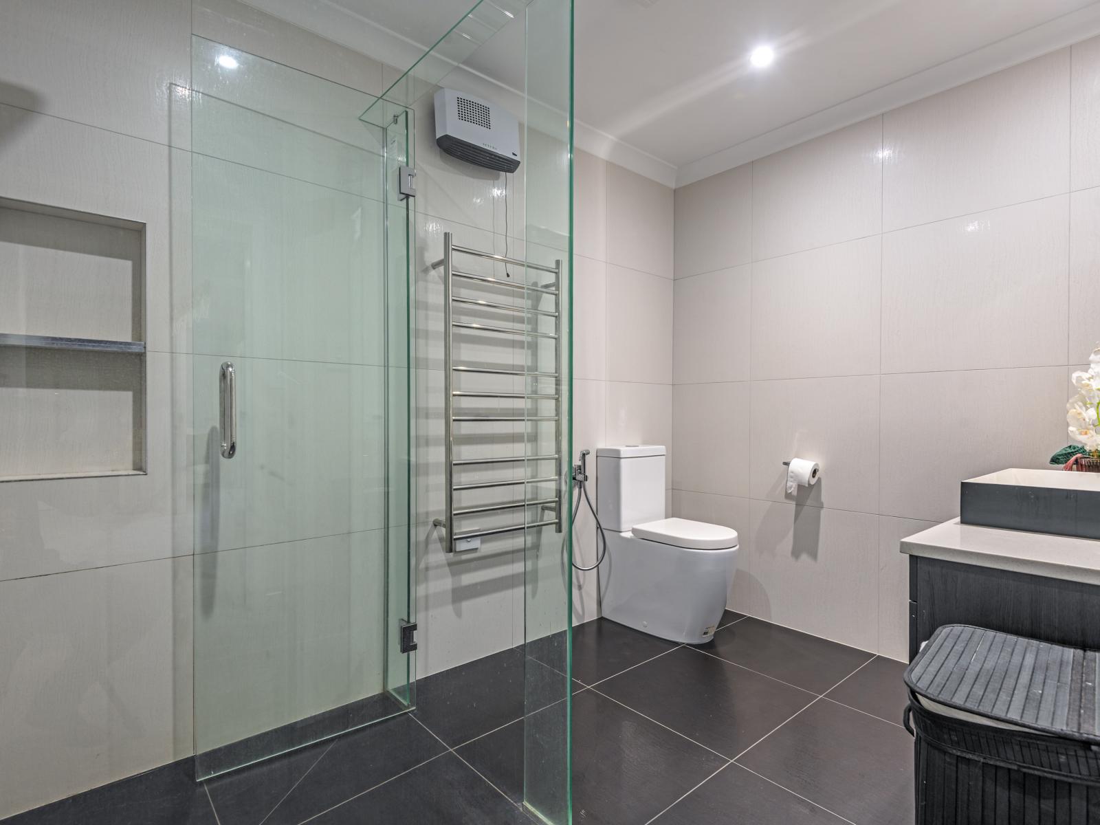 2 Tutakarae Road, Kelvin Grove