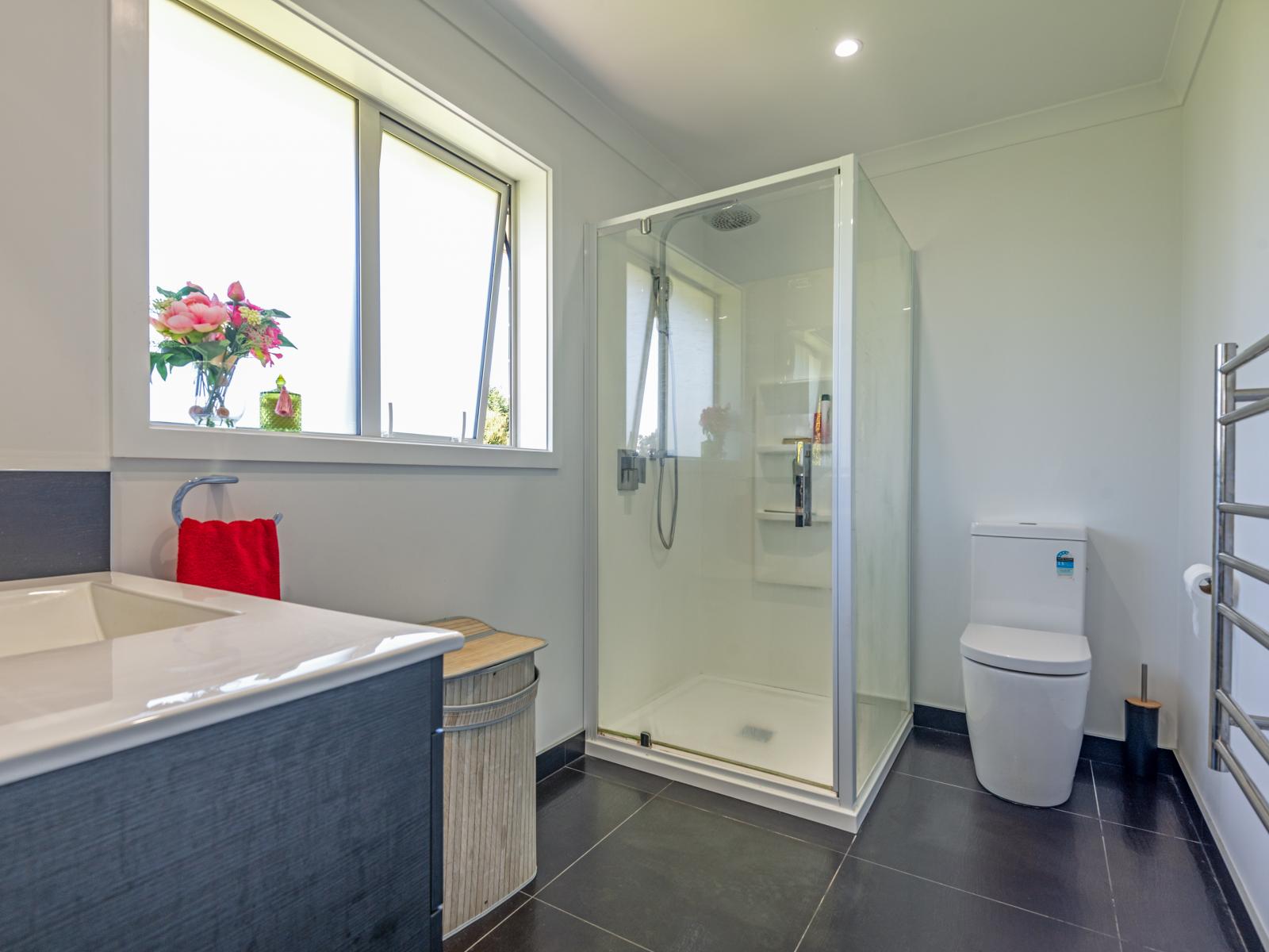 2 Tutakarae Road, Kelvin Grove