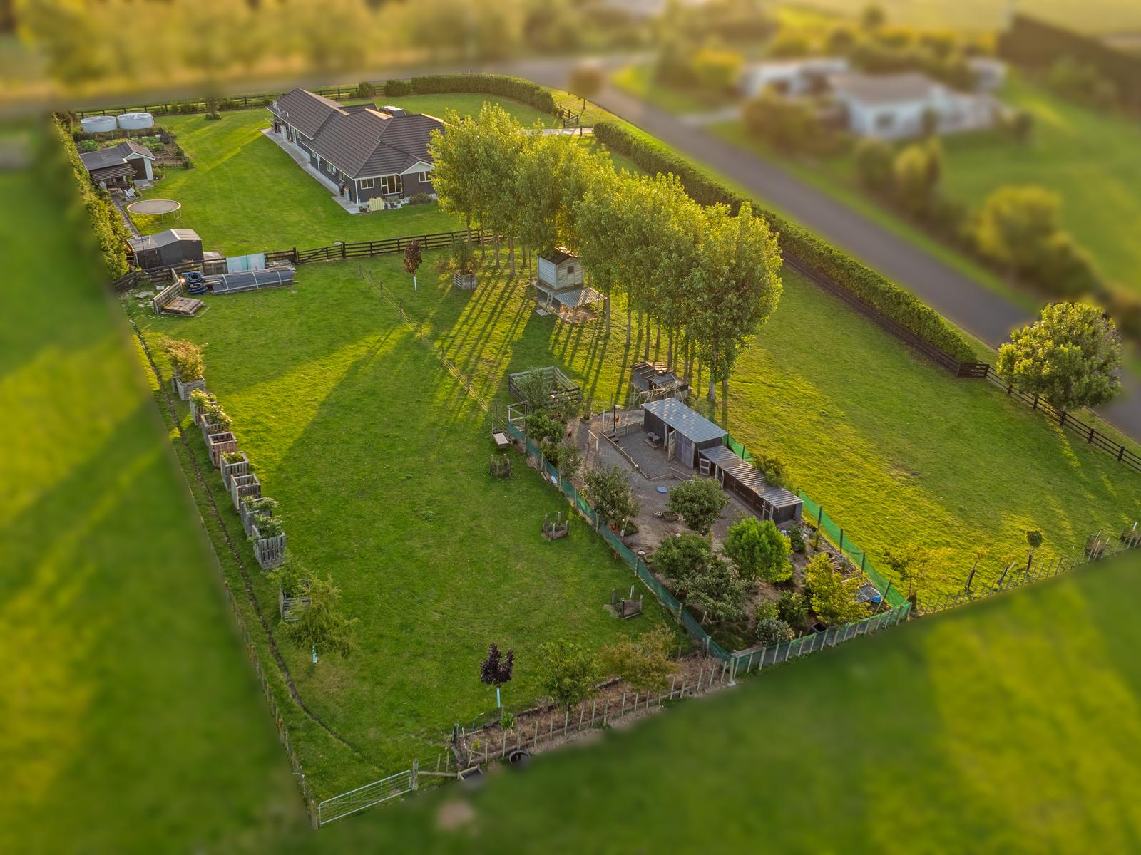 2 Tutakarae Road, Kelvin Grove