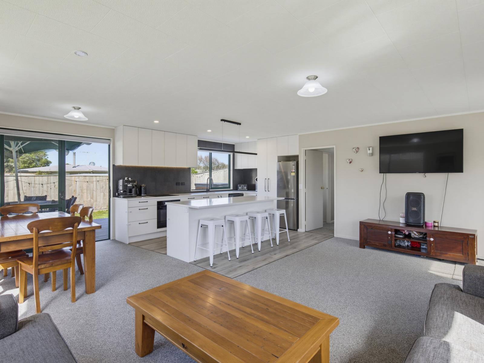 16B Karaka Street, Otaki Beach