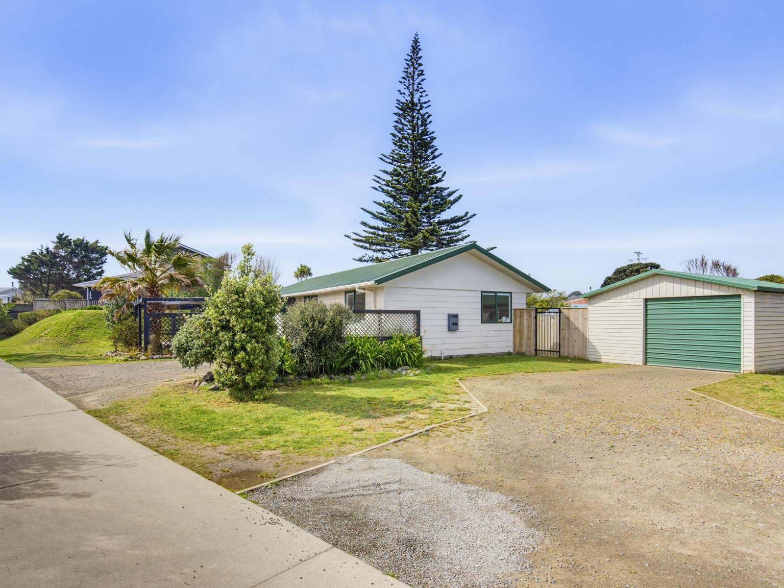 16B Karaka Street, Otaki Beach