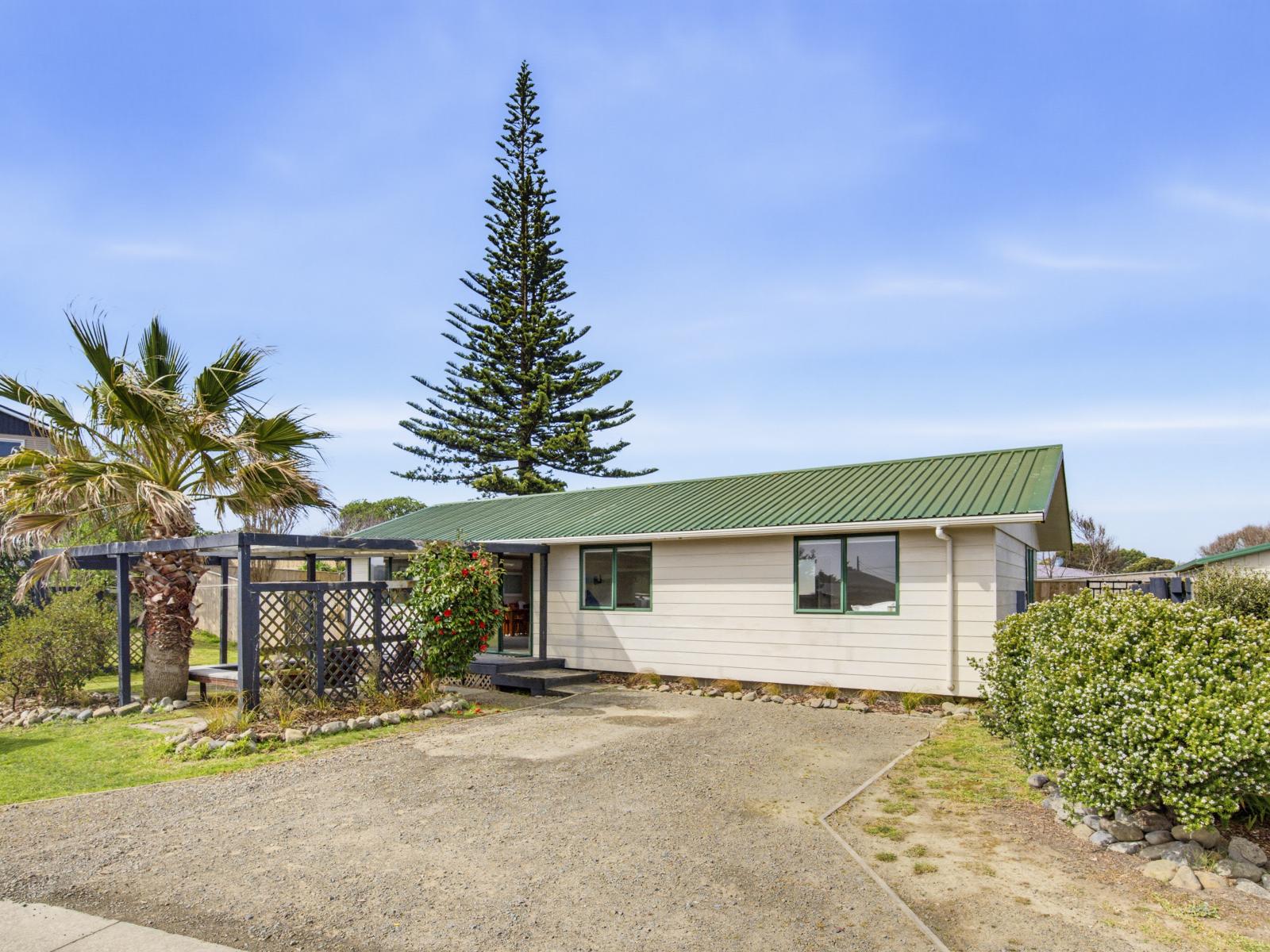 16B Karaka Street, Otaki Beach