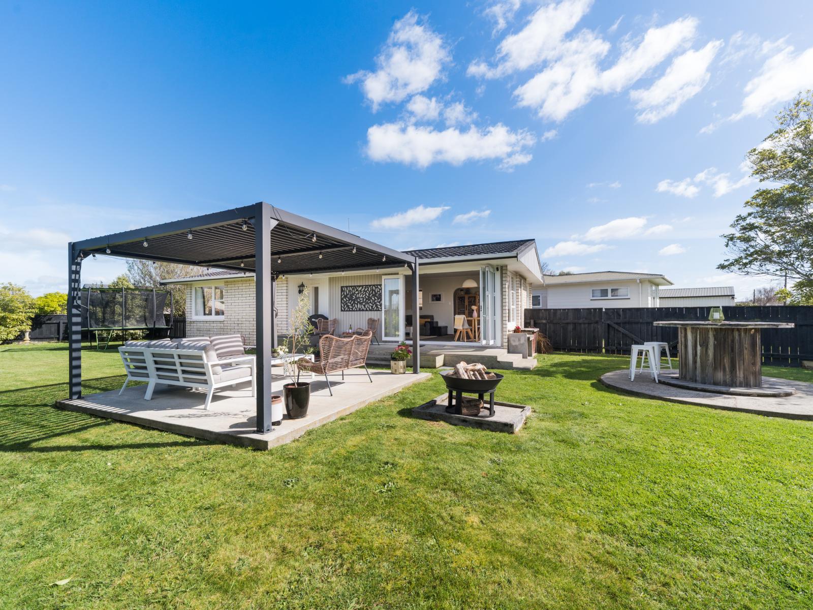 1 Sutherland Crescent, Westbrook