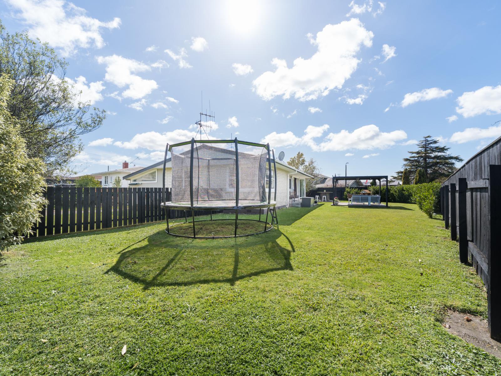 1 Sutherland Crescent, Westbrook